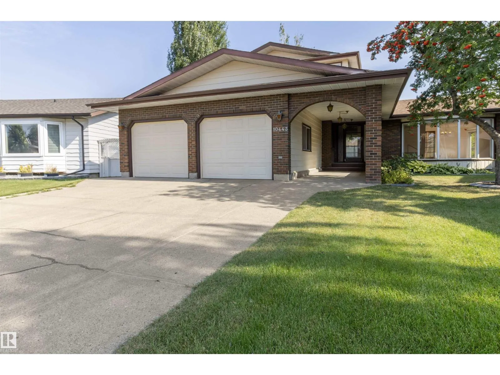 10443 21 AV NW