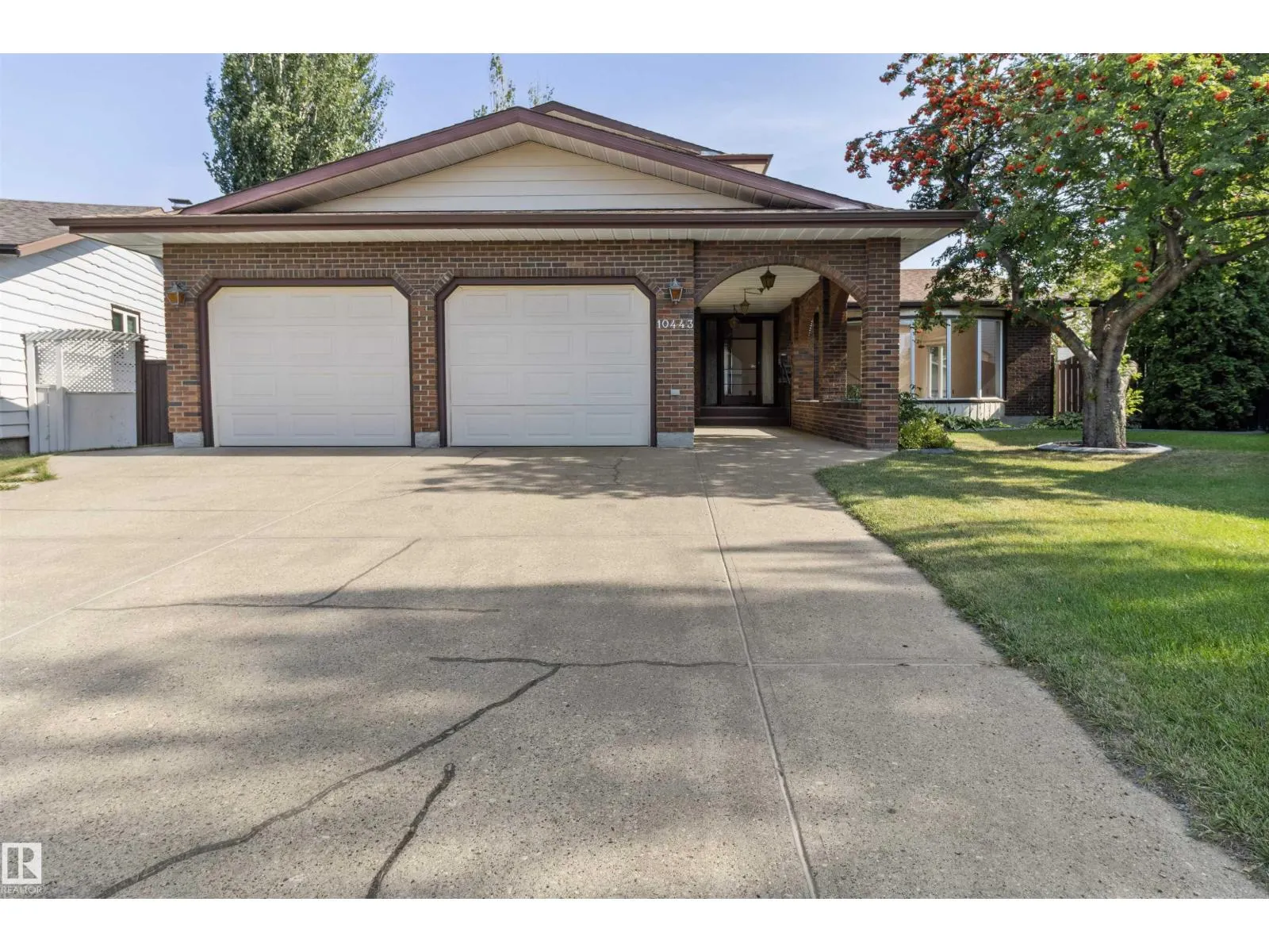 10443 21 AV NW