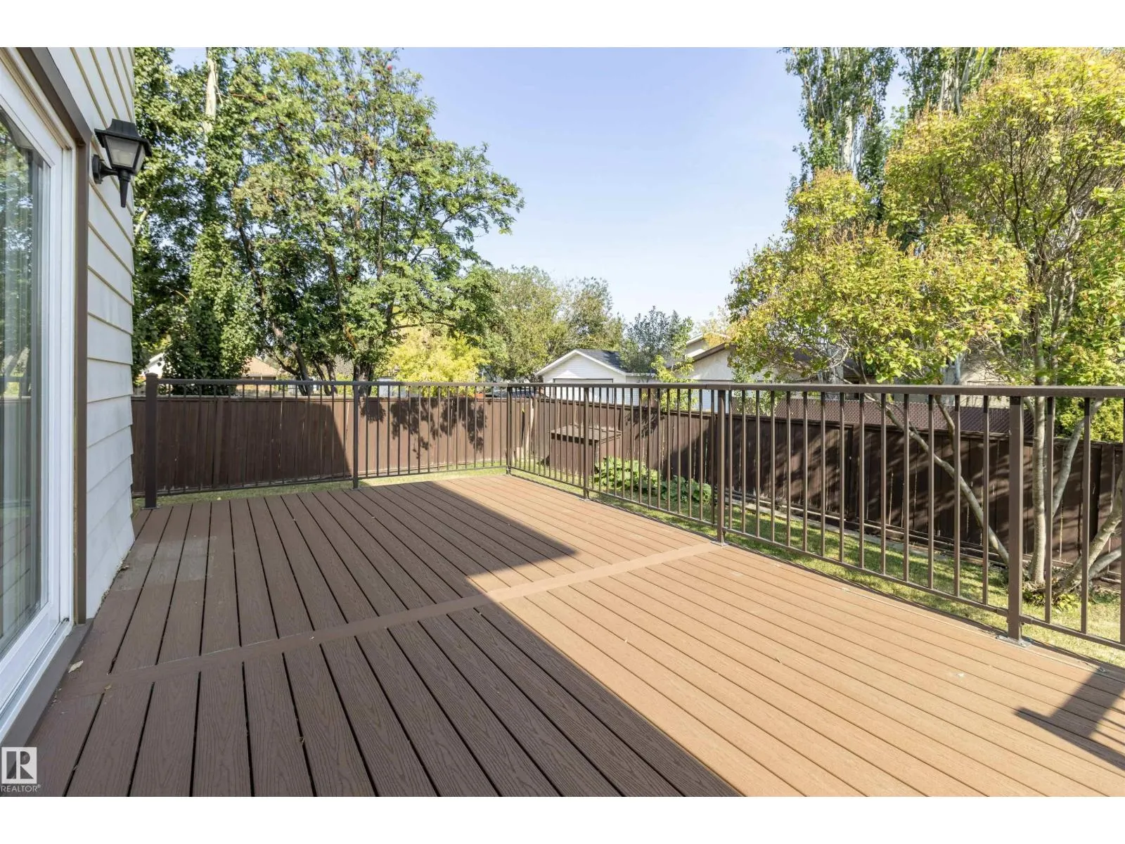 10443 21 AV NW