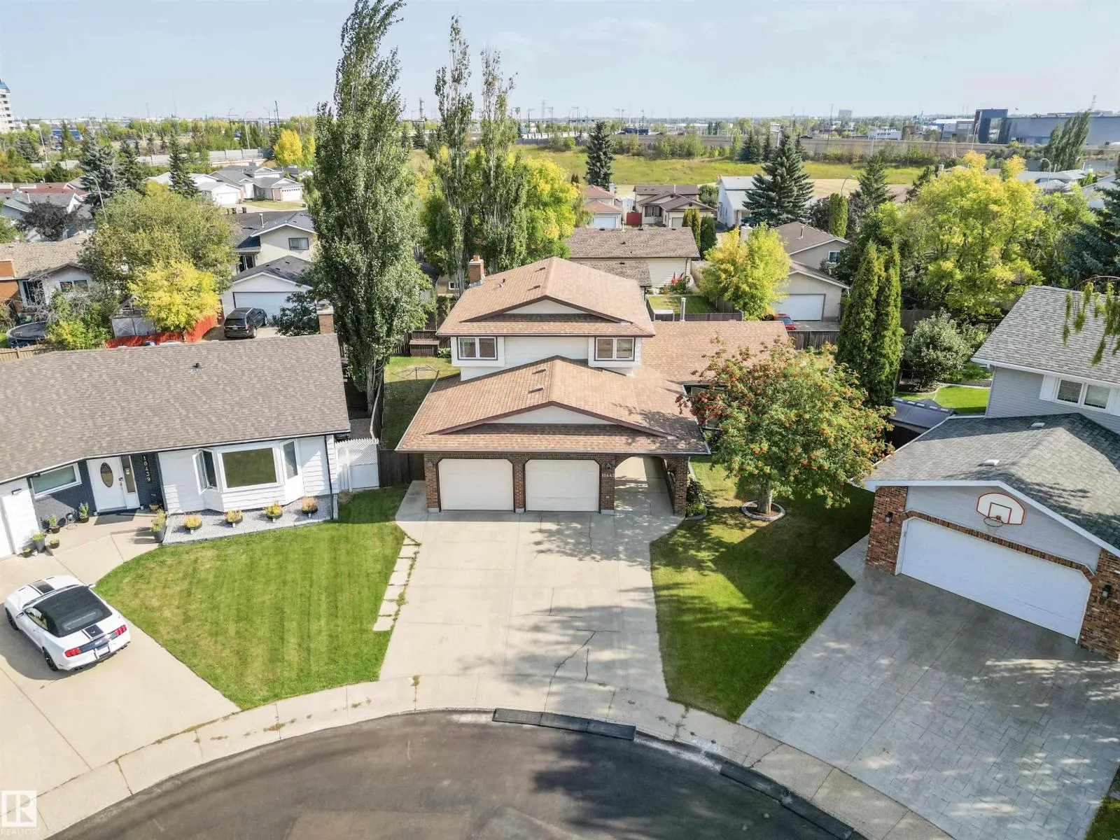 10443 21 AV NW