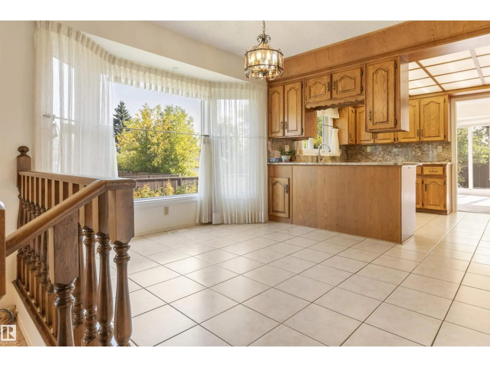 10443 21 AV NW
