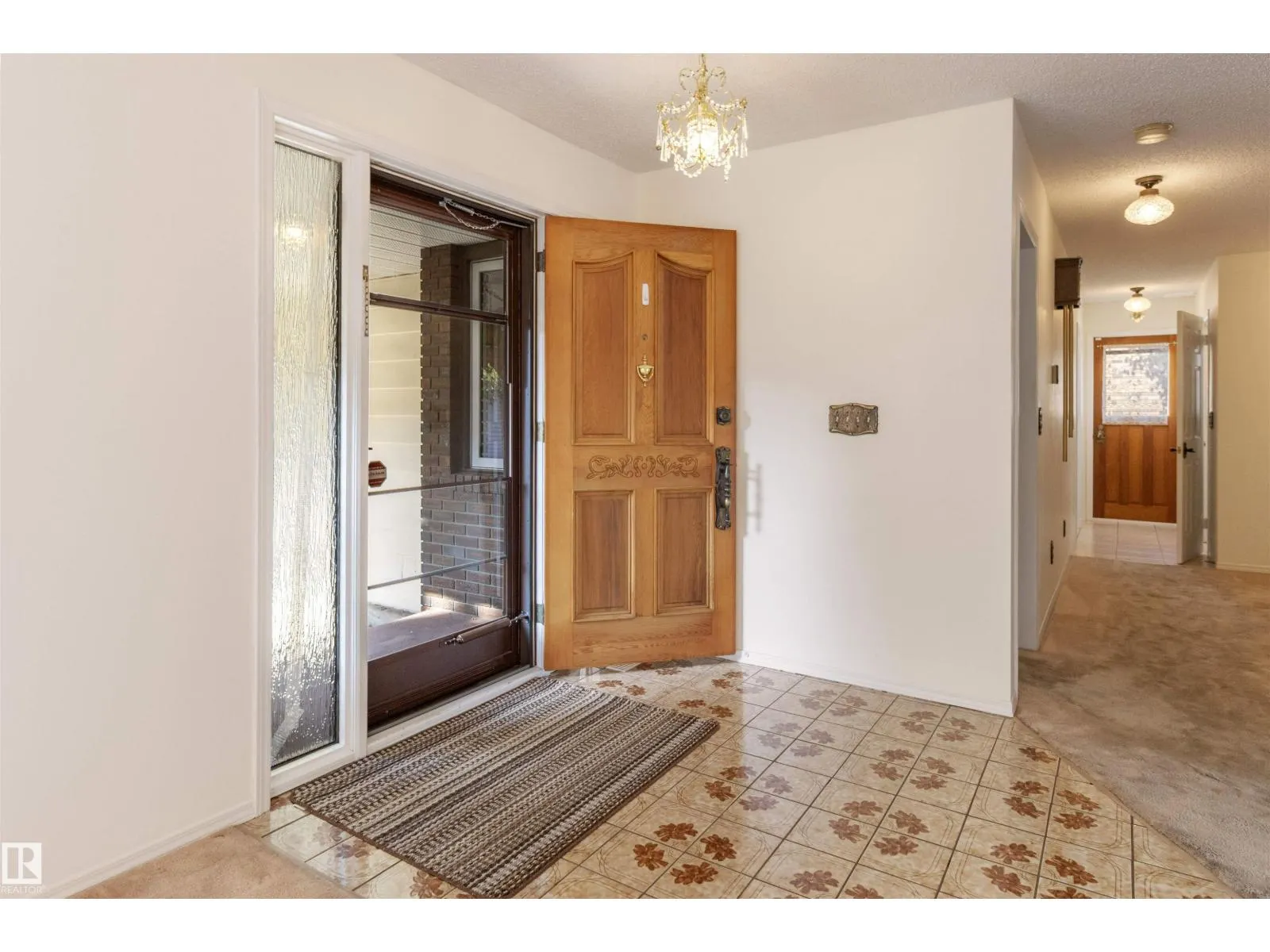 10443 21 AV NW