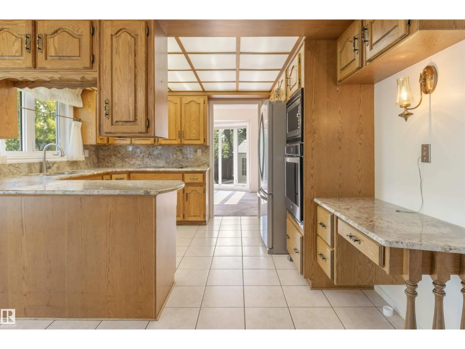10443 21 AV NW