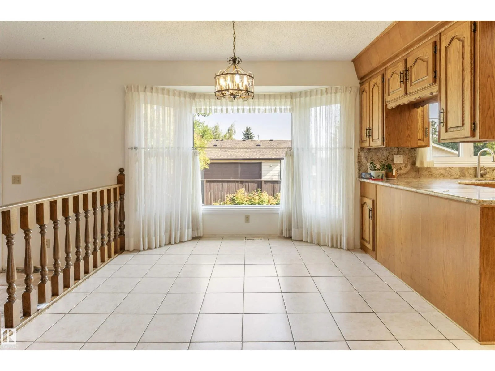 10443 21 AV NW