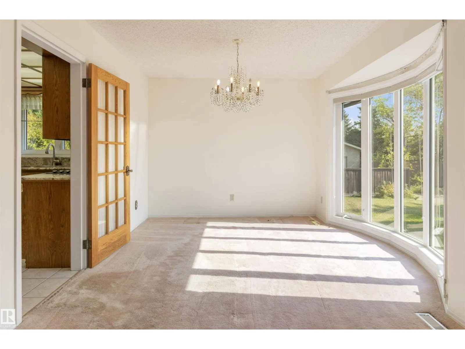 10443 21 AV NW