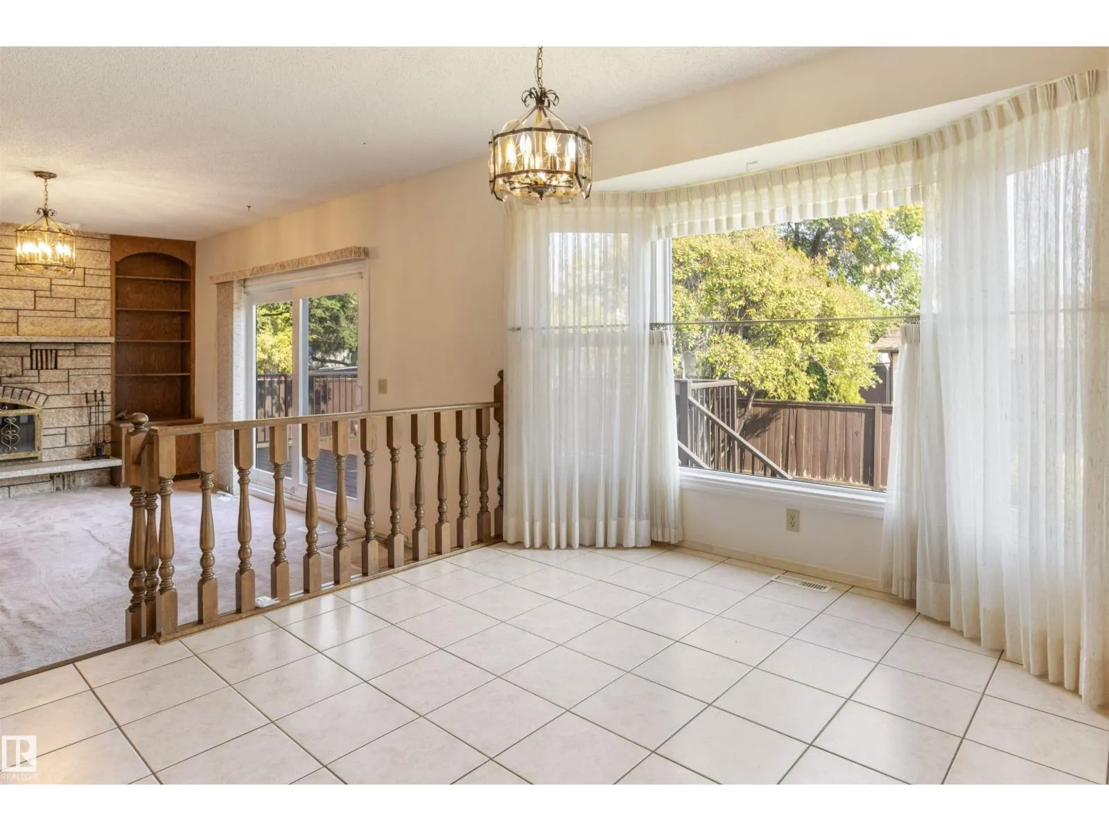 10443 21 AV NW