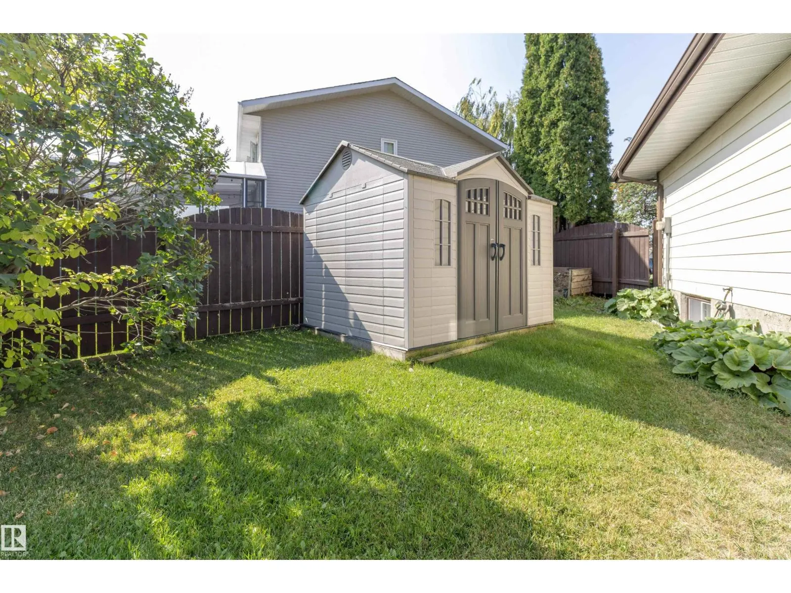 10443 21 AV NW