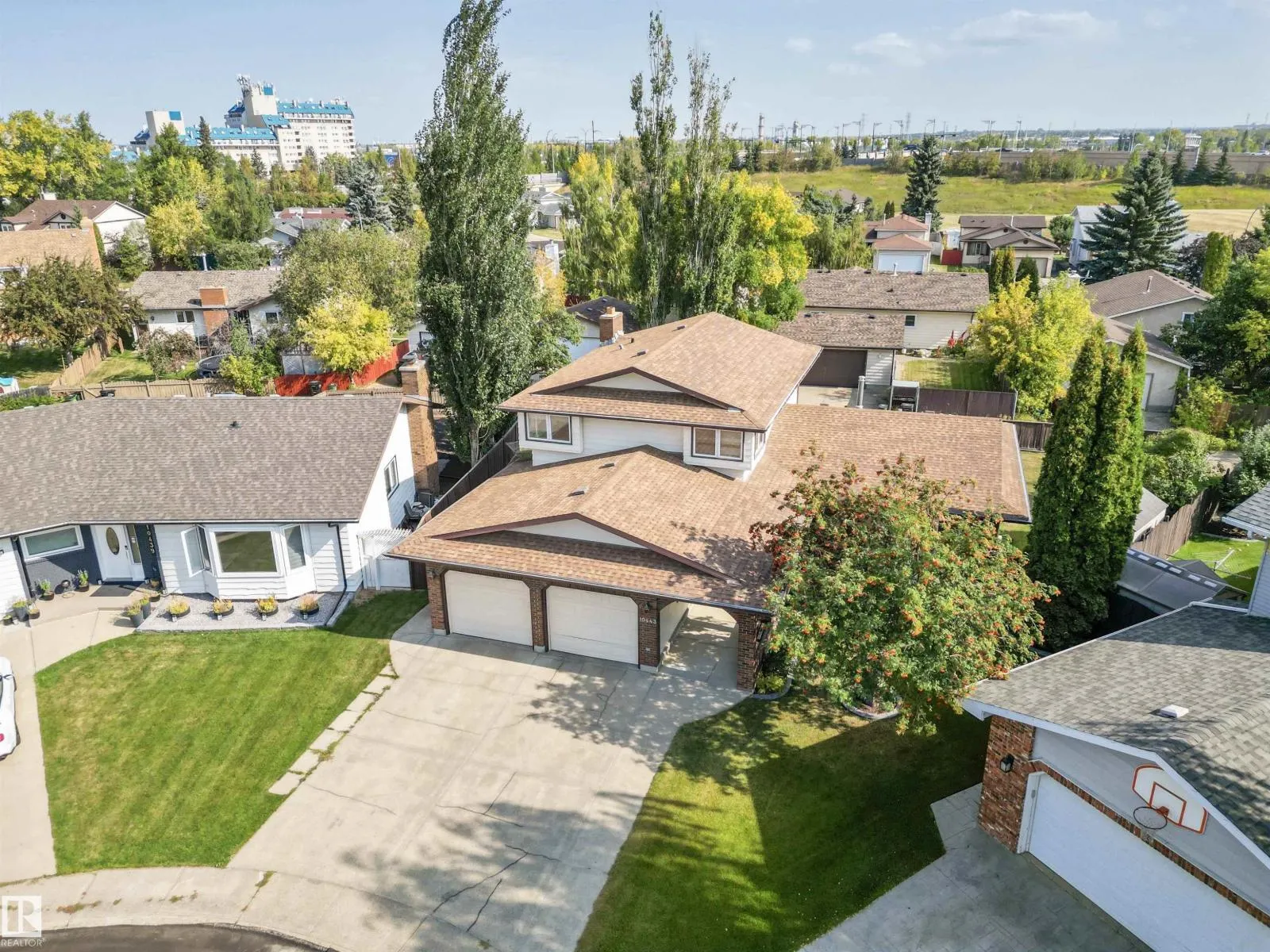 10443 21 AV NW