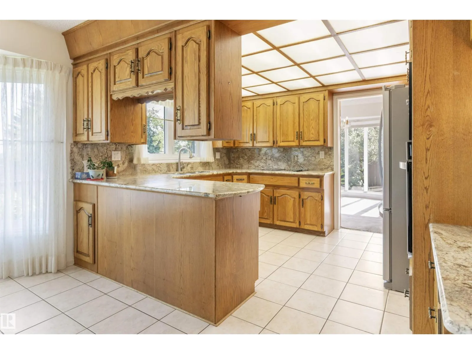 10443 21 AV NW