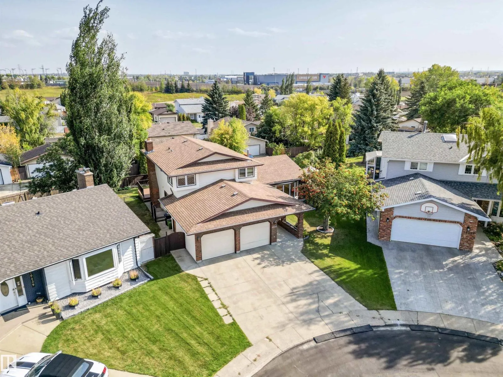 10443 21 AV NW