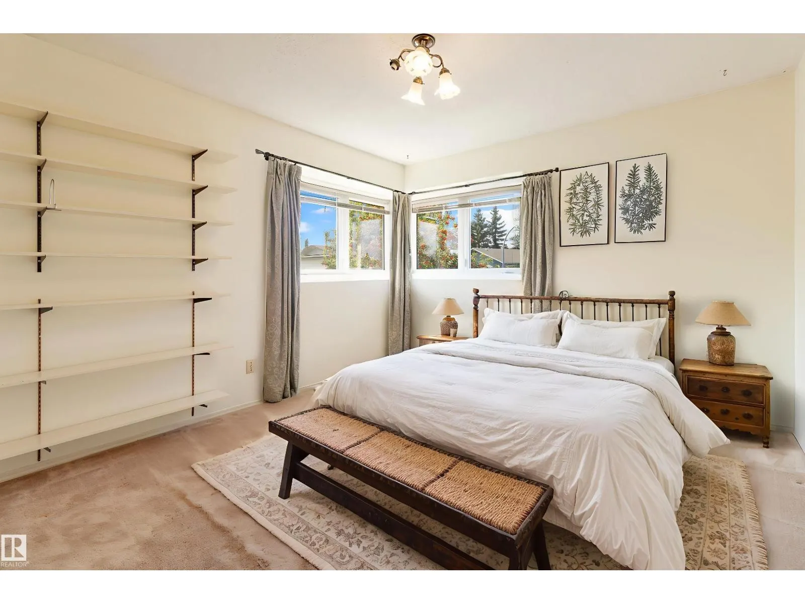 10443 21 AV NW