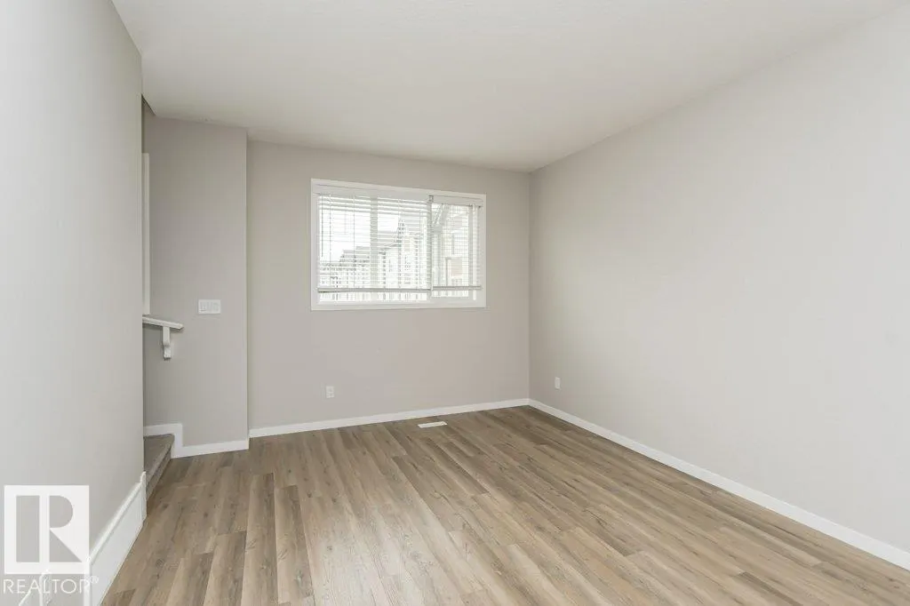#50 320 Secord BV NW