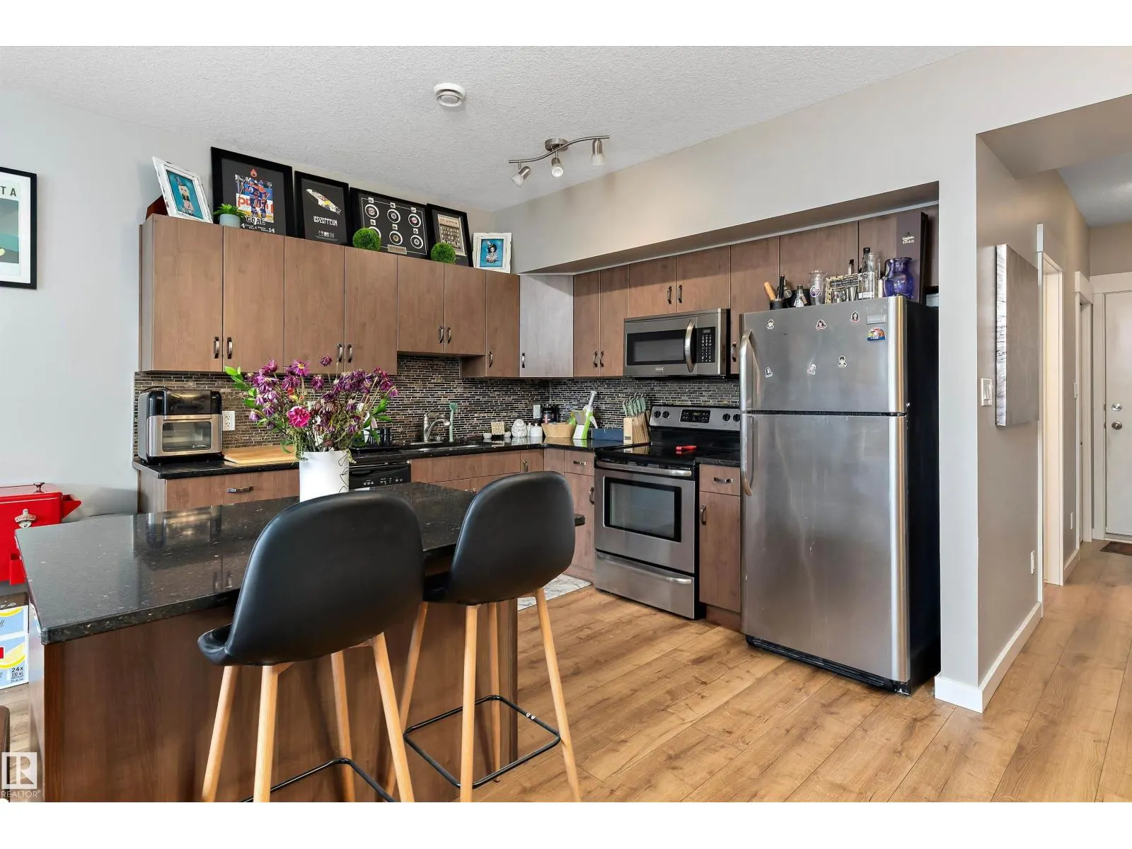 #110 10518 113 ST NW