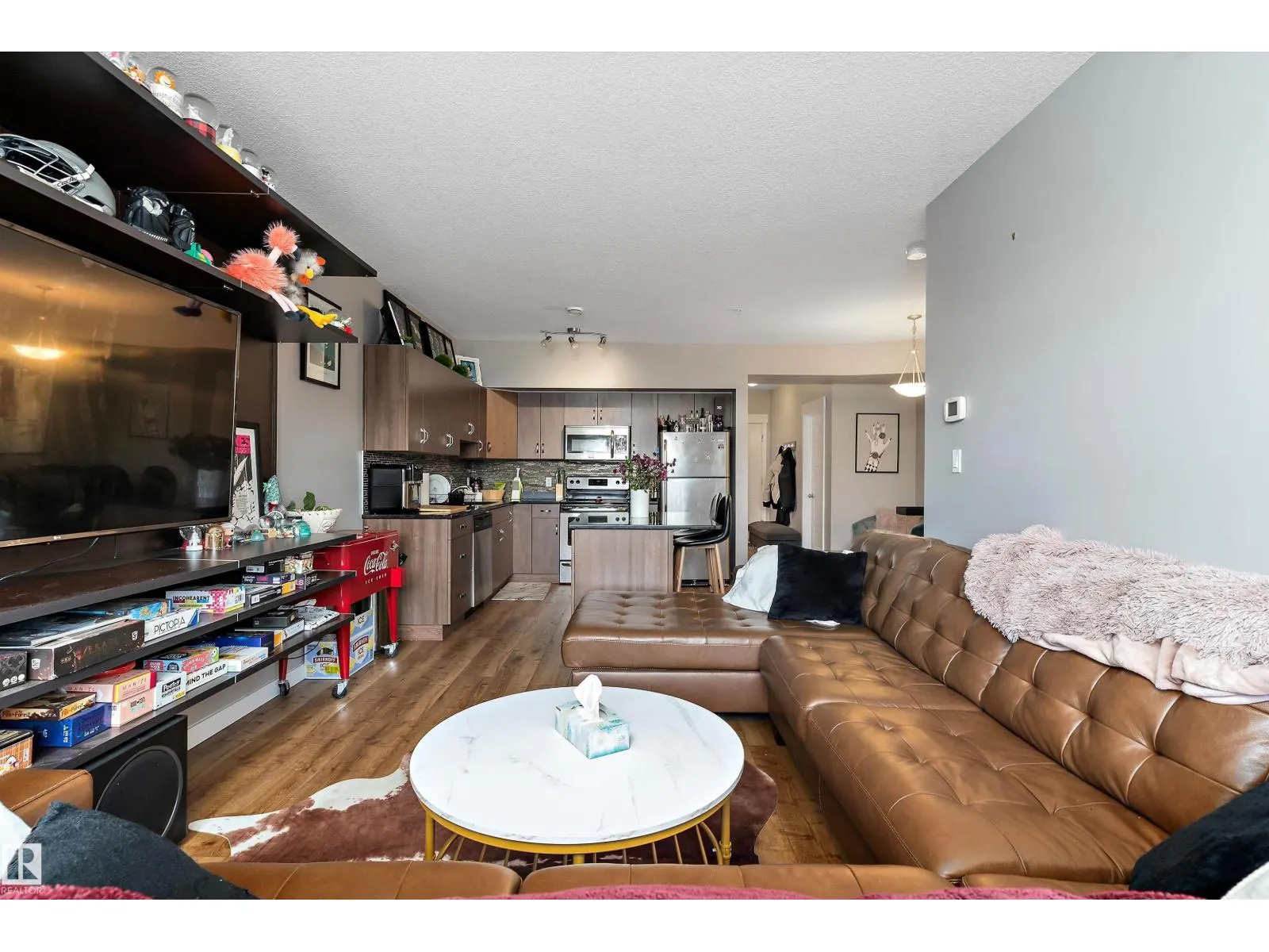 #110 10518 113 ST NW