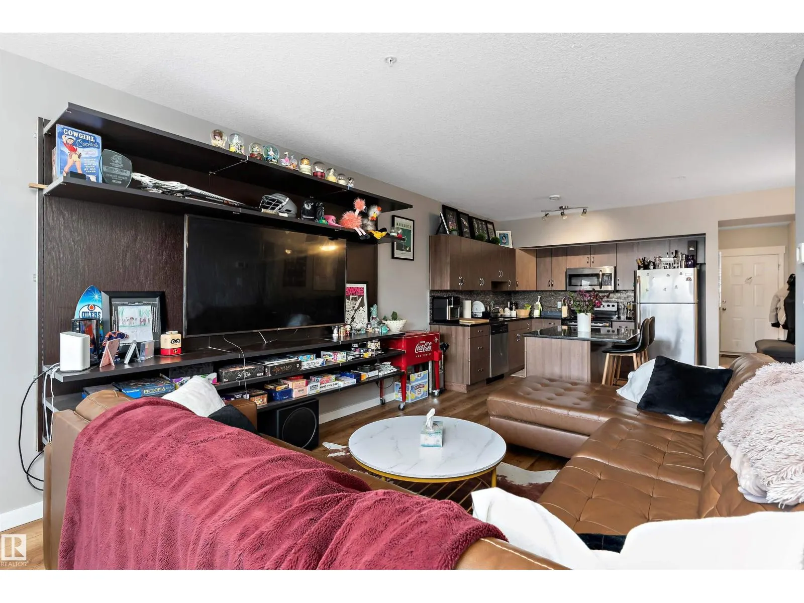 #110 10518 113 ST NW