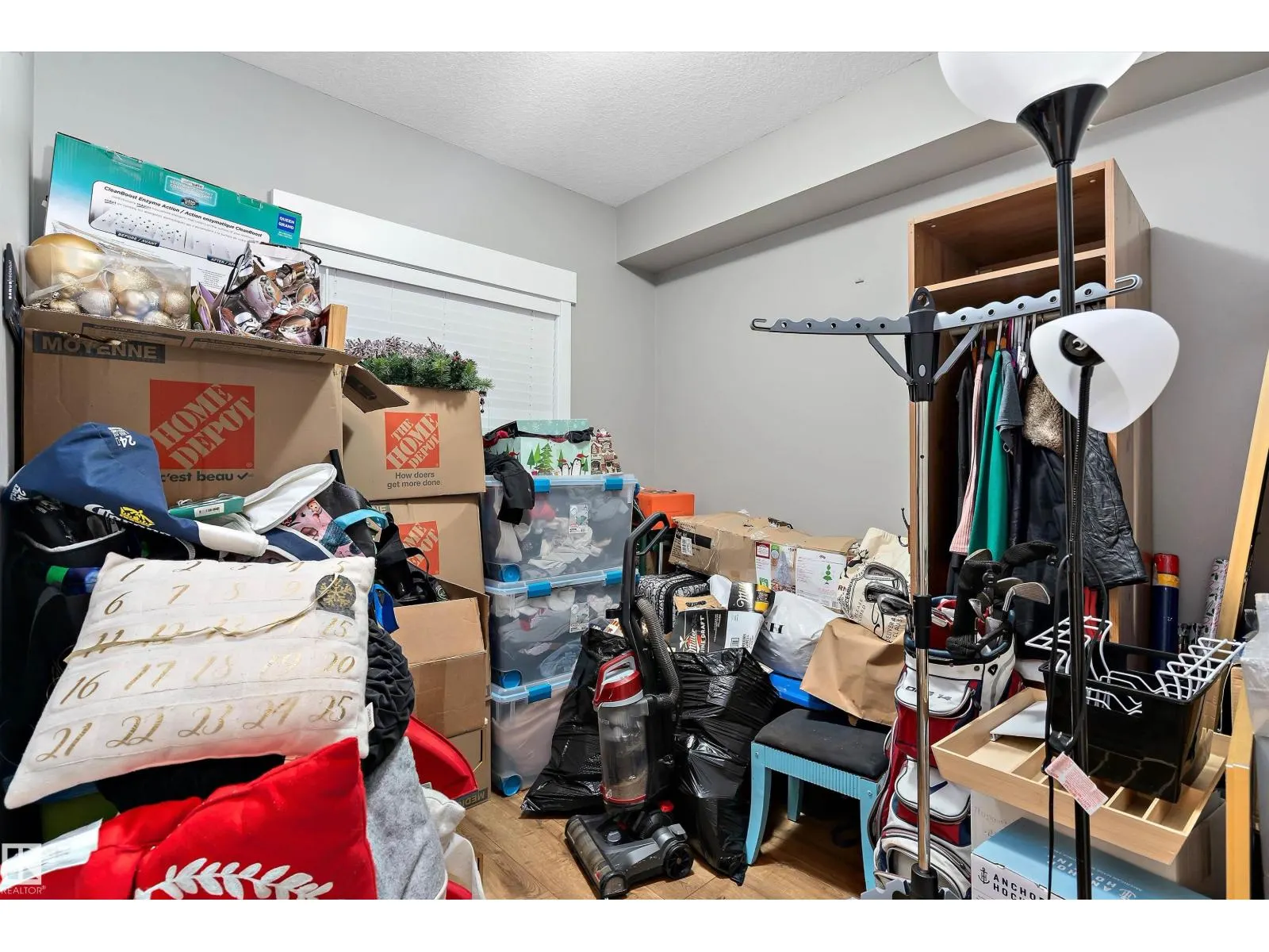 #110 10518 113 ST NW