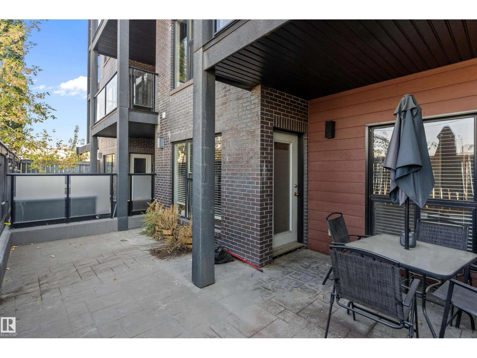 #110 10518 113 ST NW