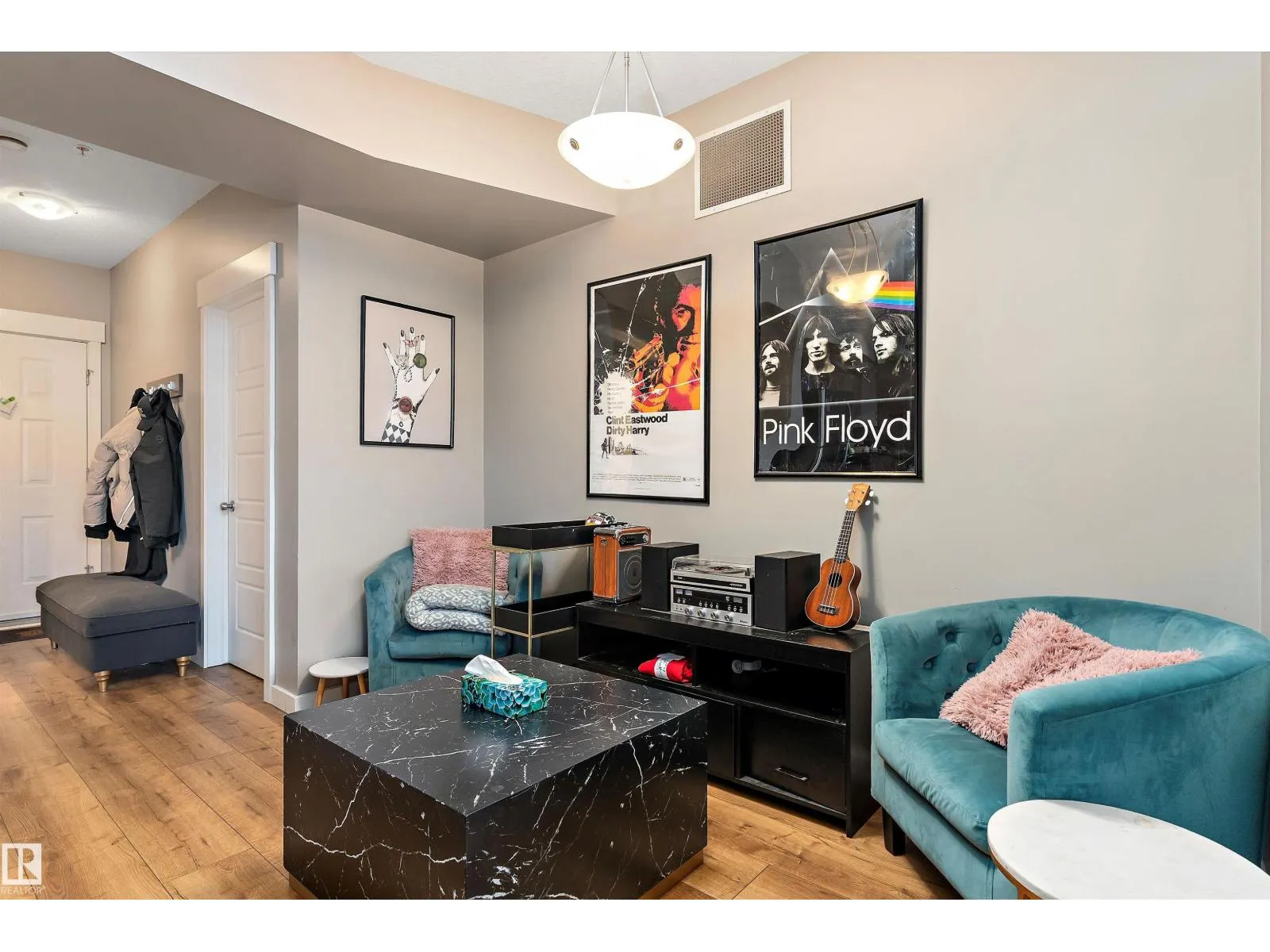 #110 10518 113 ST NW