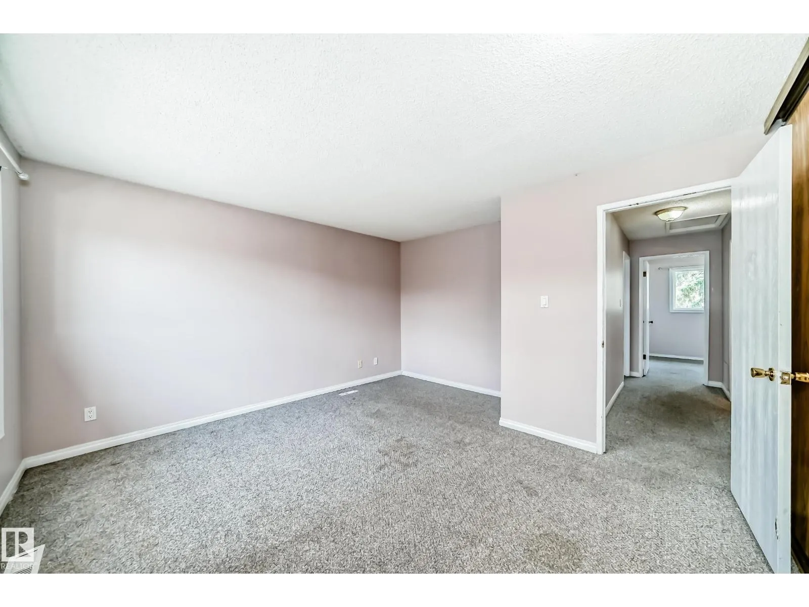 #24 1651 46 ST NW