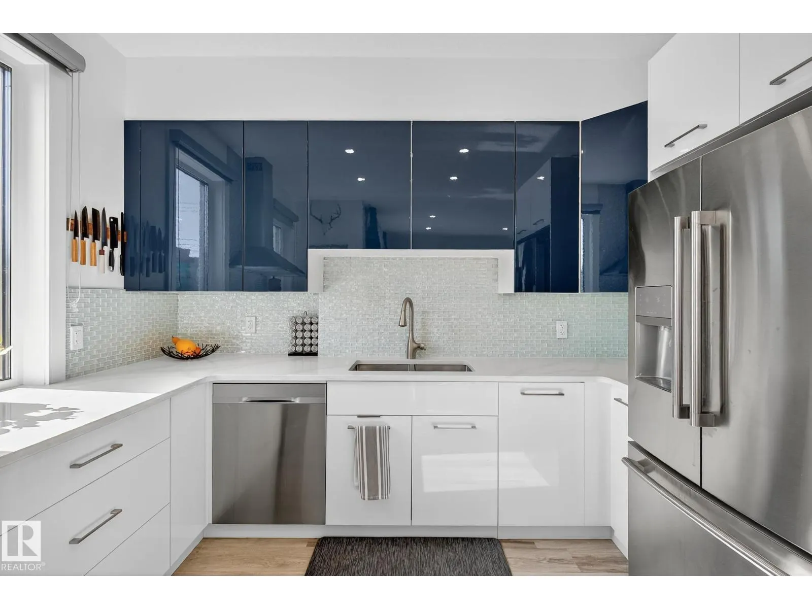 15915 104 AV NW