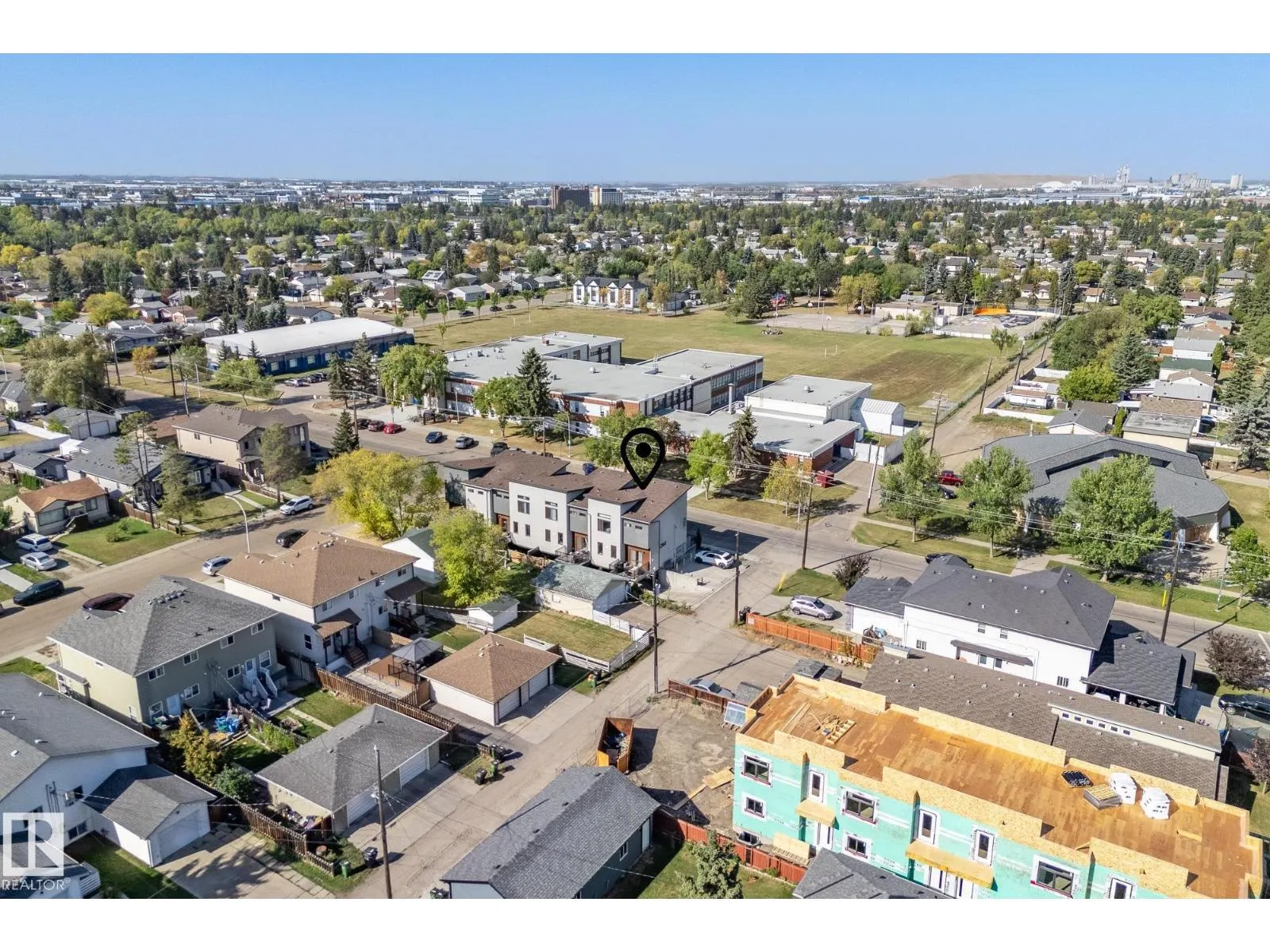 15915 104 AV NW