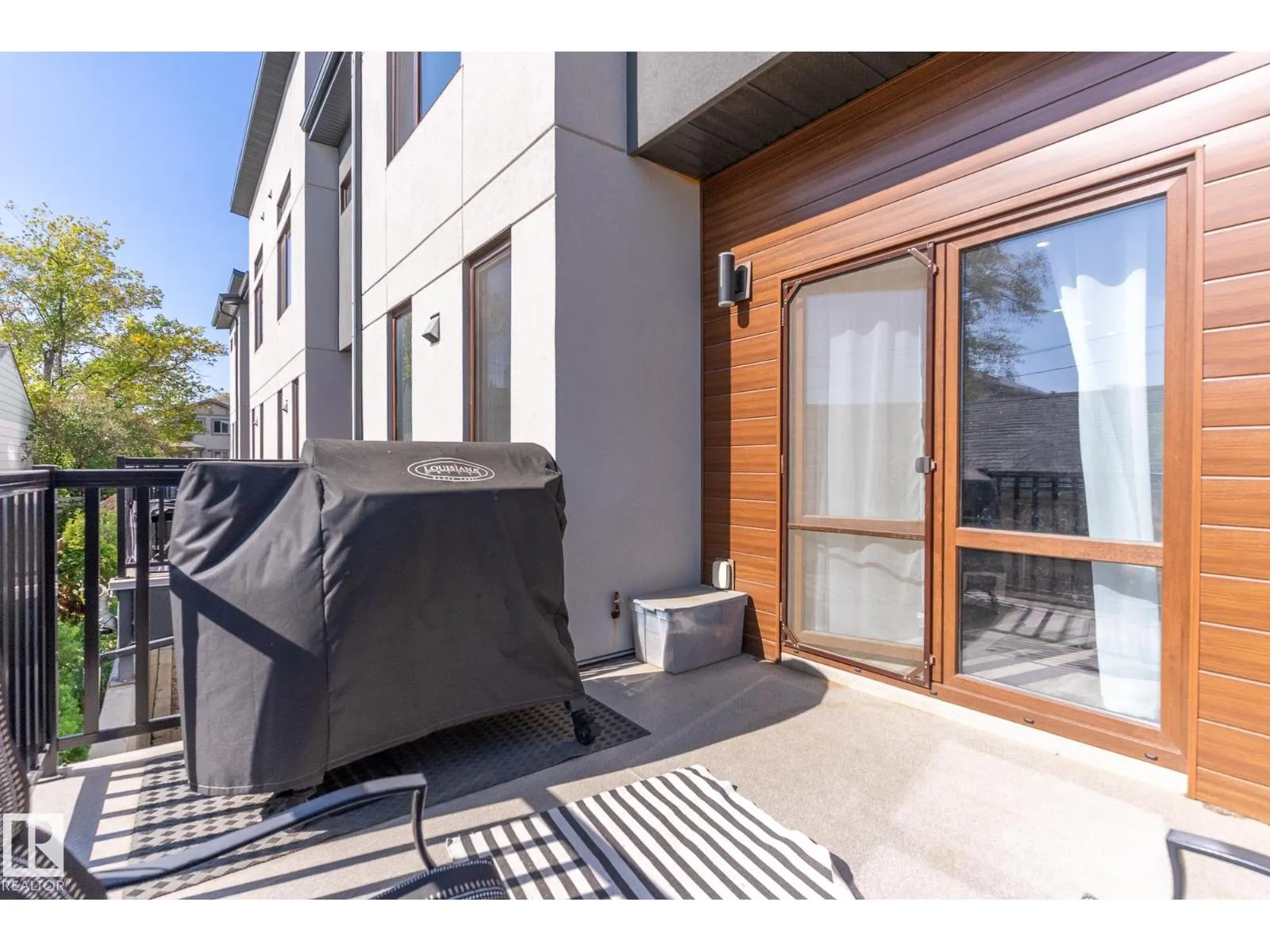 15915 104 AV NW