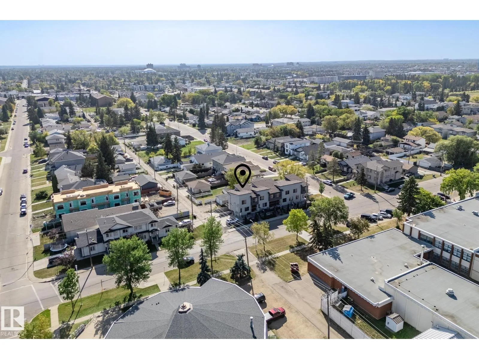 15915 104 AV NW