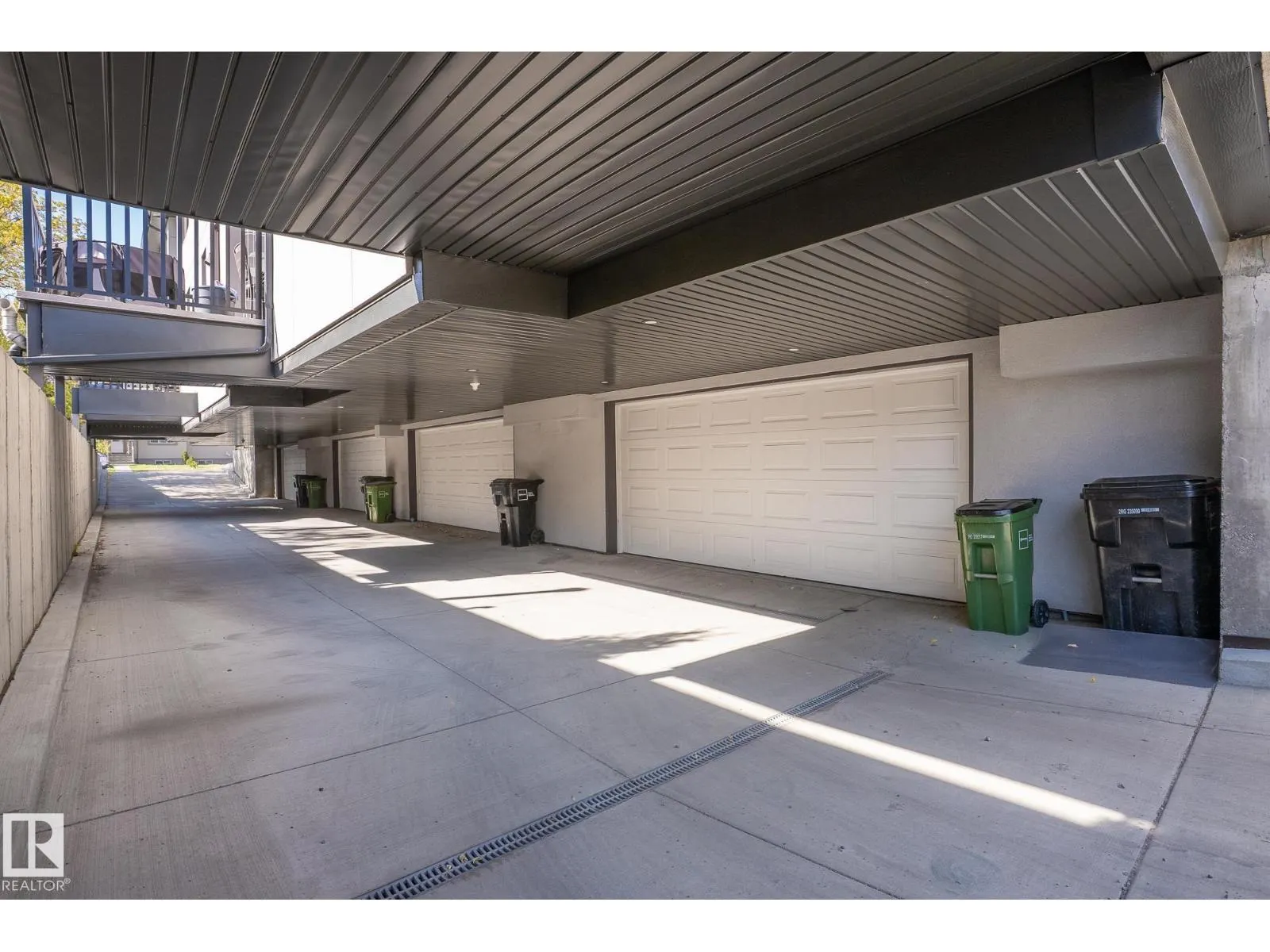 15915 104 AV NW