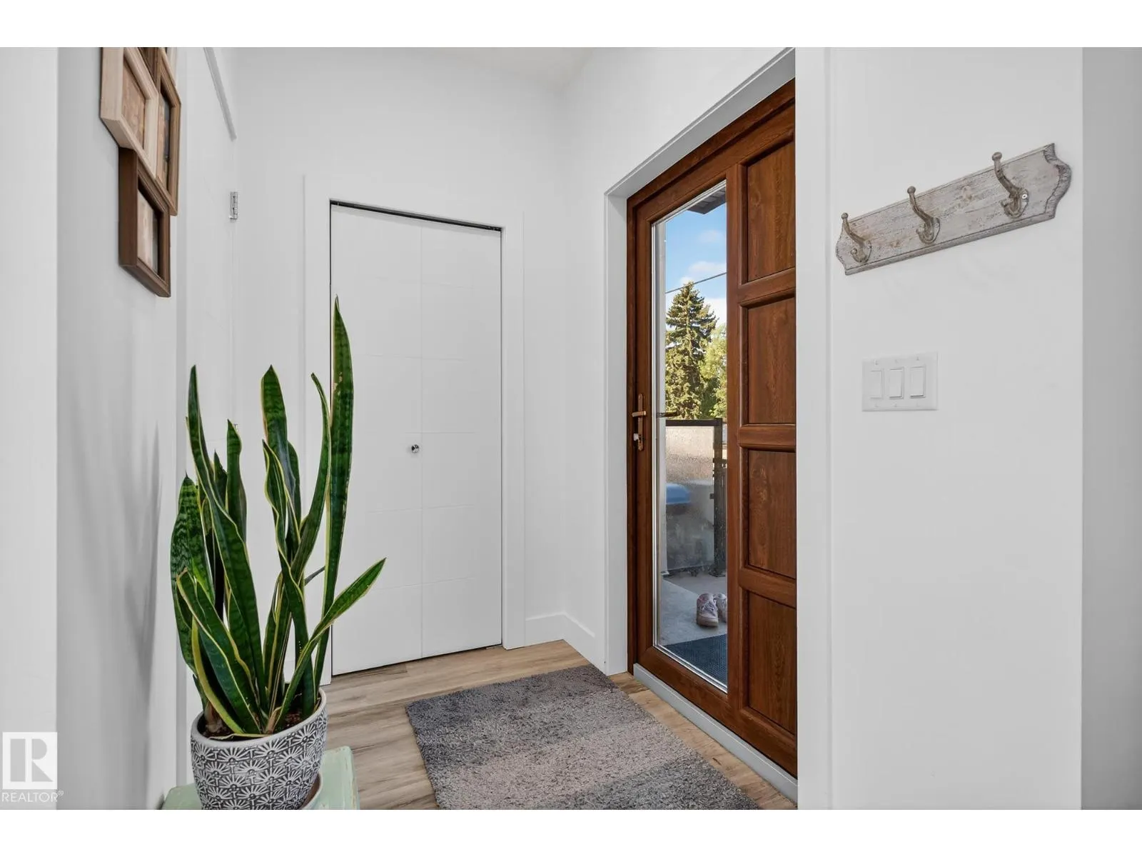 15915 104 AV NW