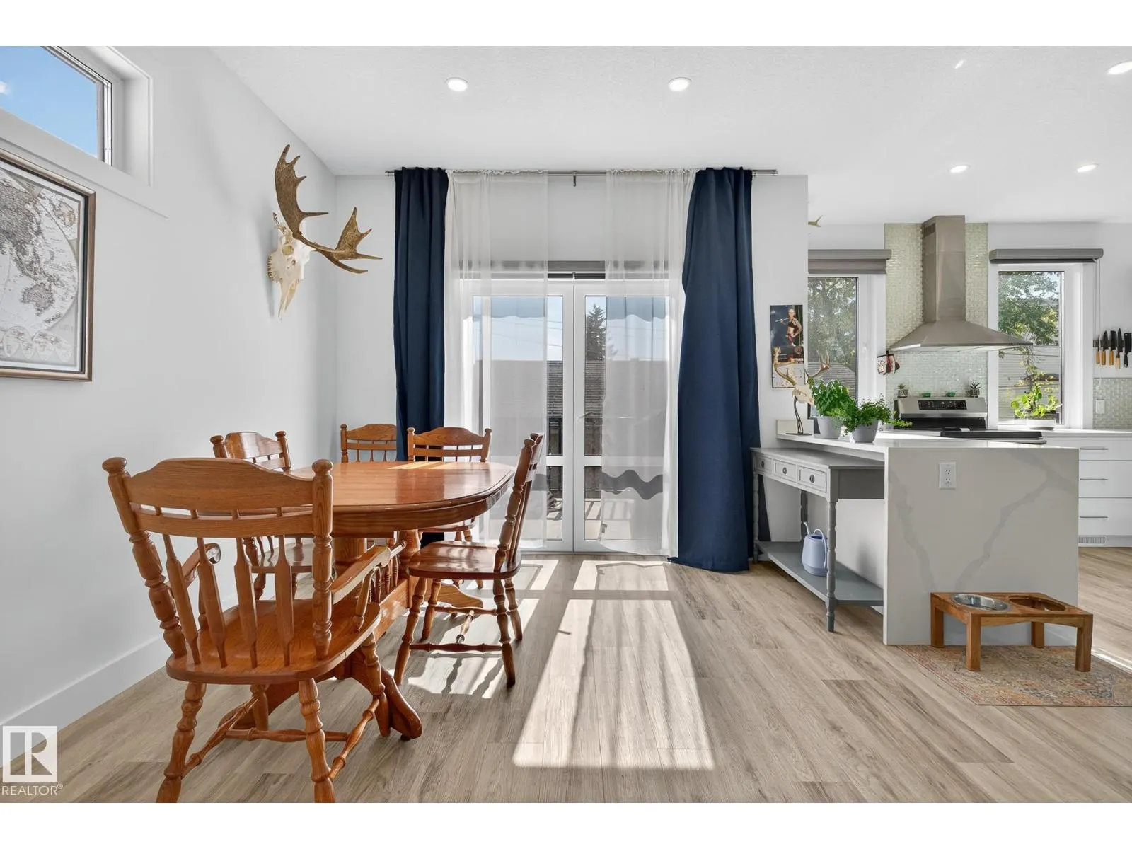 15915 104 AV NW