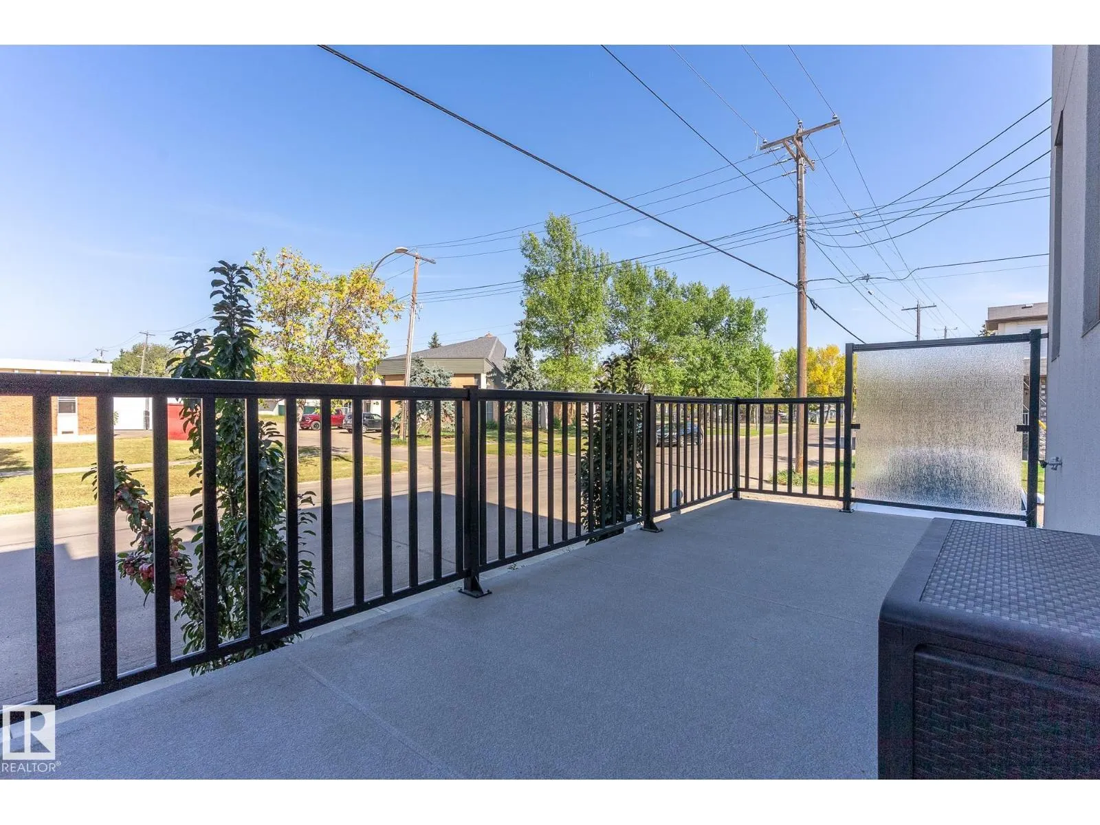 15915 104 AV NW