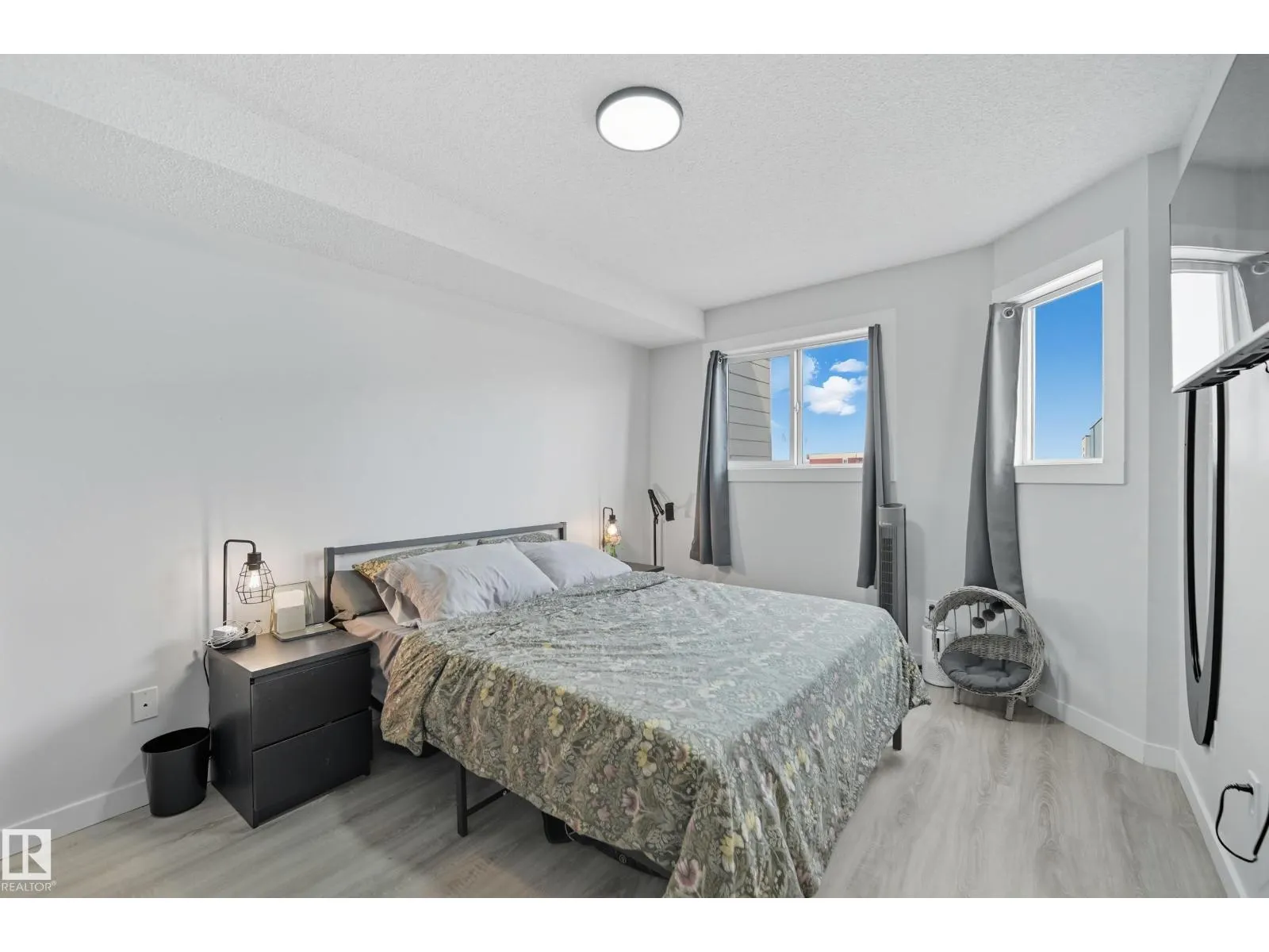 #302B 260 SPRUCE RIDGE RD