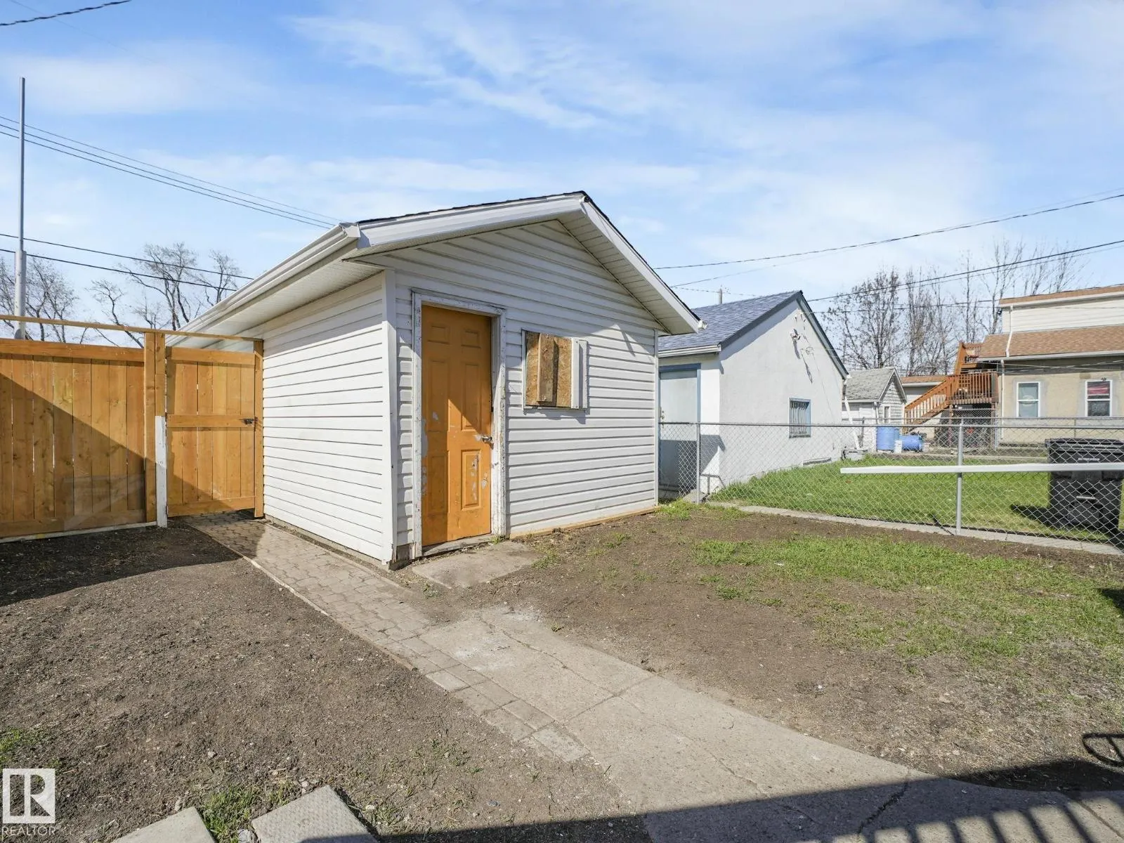 9638 106 AV NW