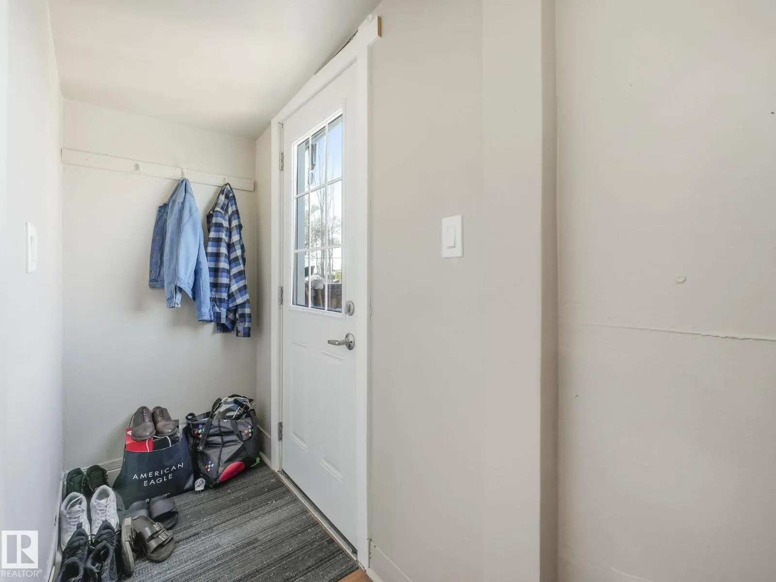 9638 106 AV NW
