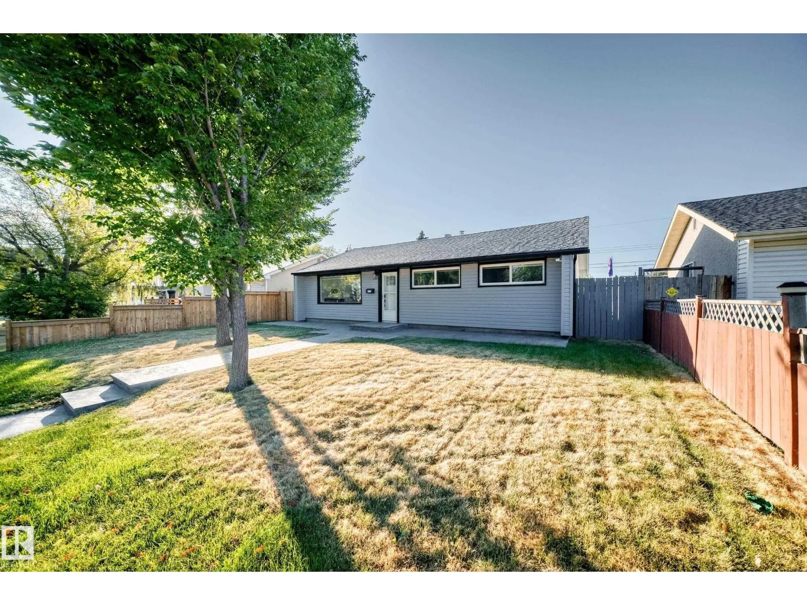 8811 130A AV NW
