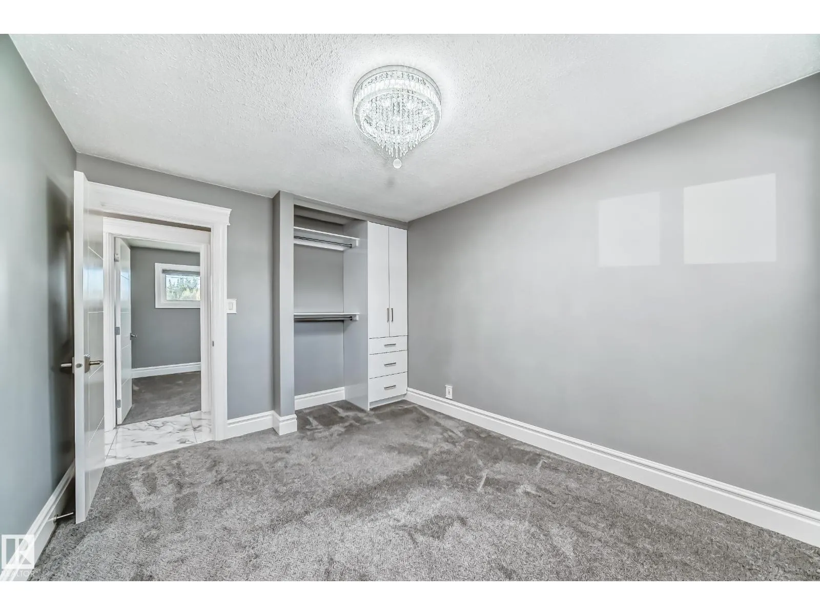 8811 130A AV NW