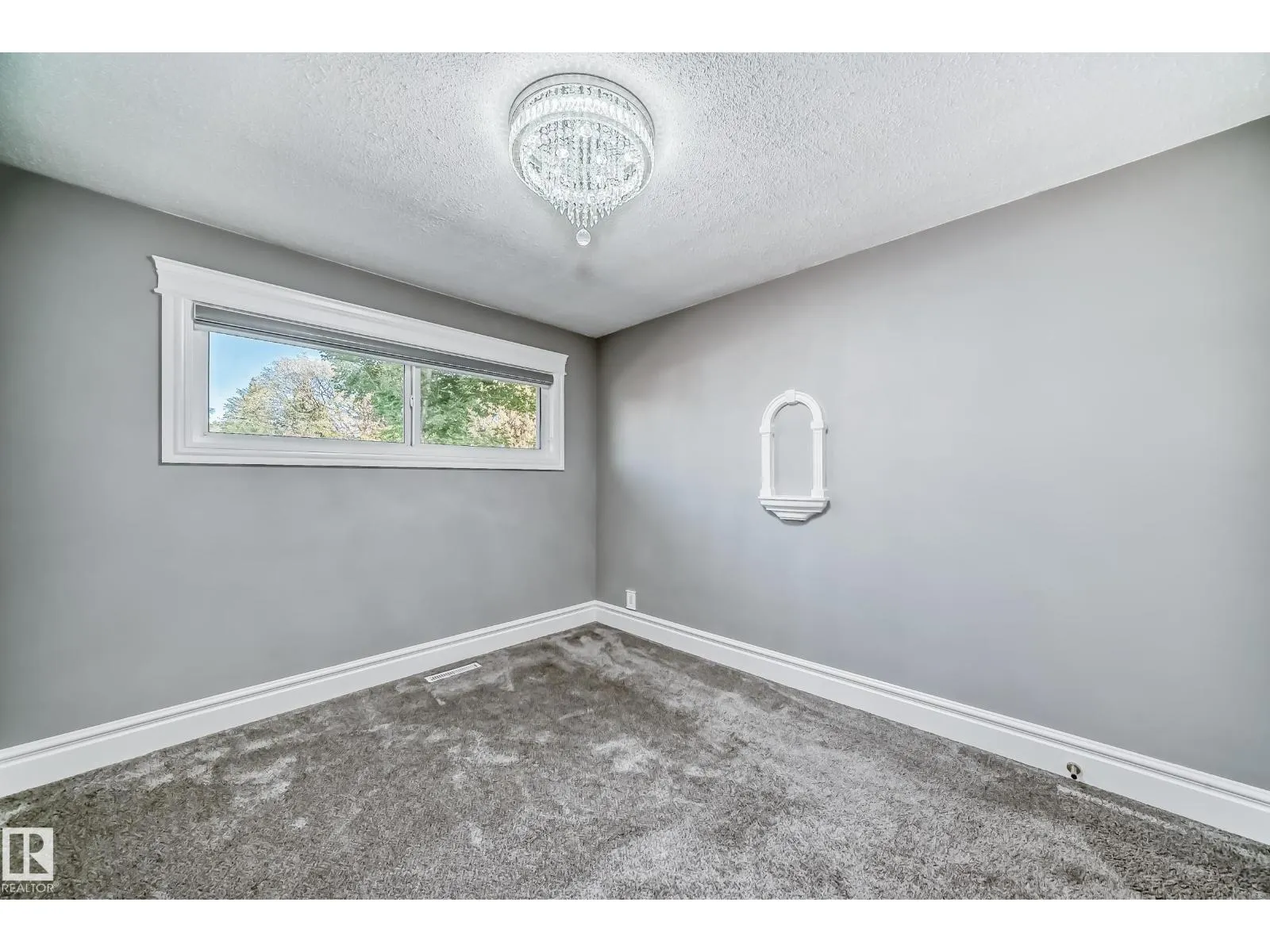8811 130A AV NW