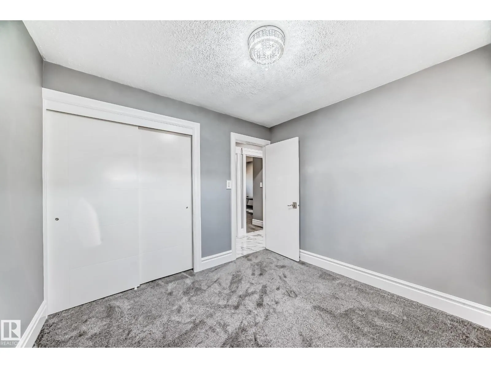 8811 130A AV NW