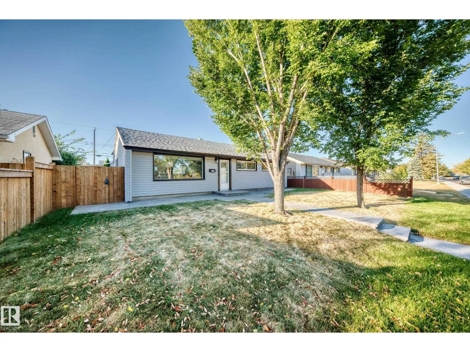 8811 130A AV NW