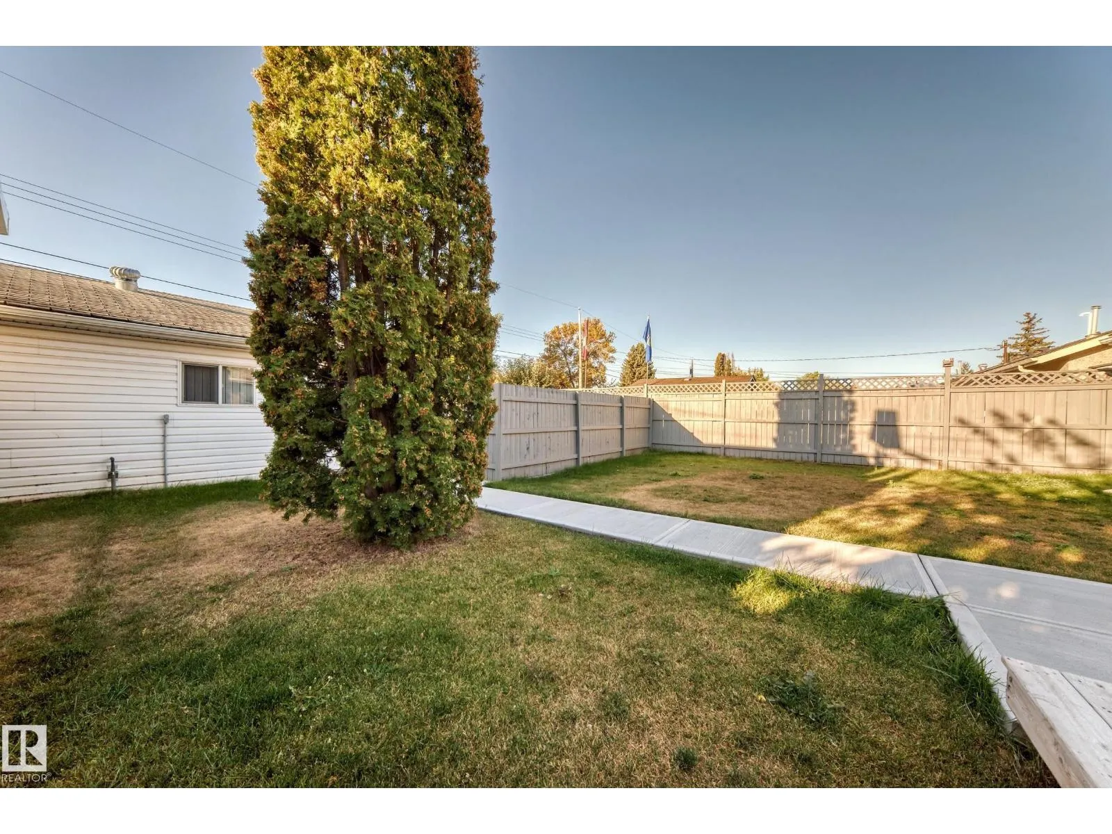 8811 130A AV NW
