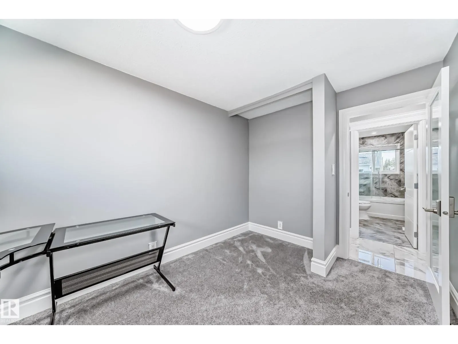8811 130A AV NW