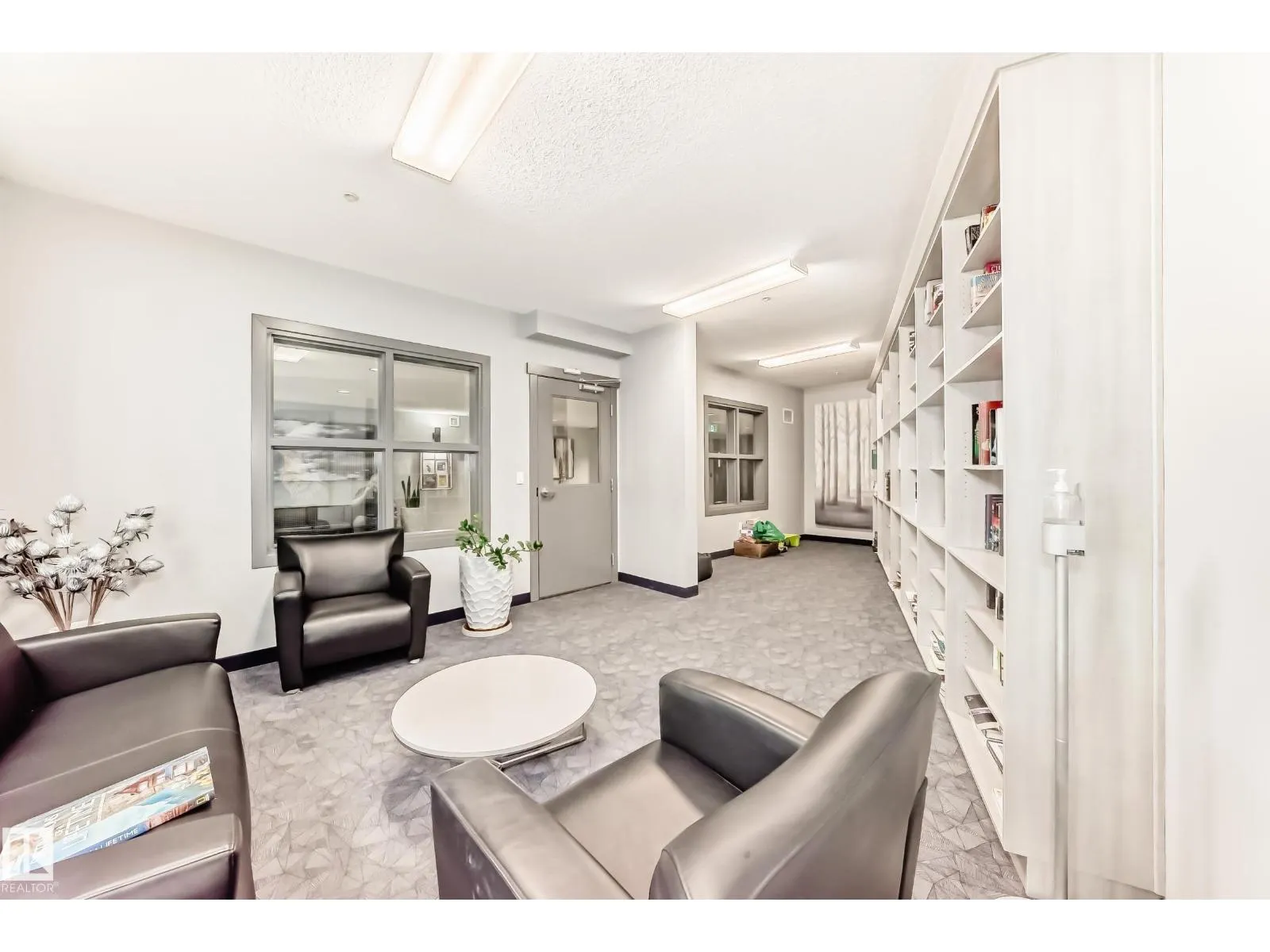 #307 560 GRIESBACH PARADE PR NW