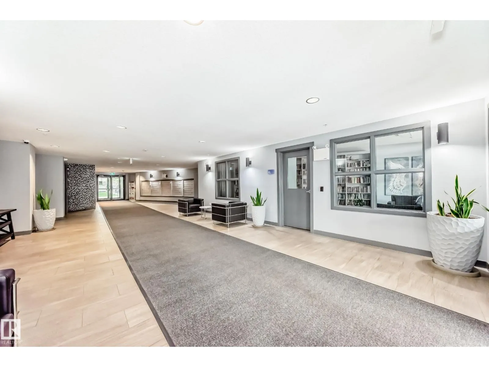 #307 560 GRIESBACH PARADE PR NW