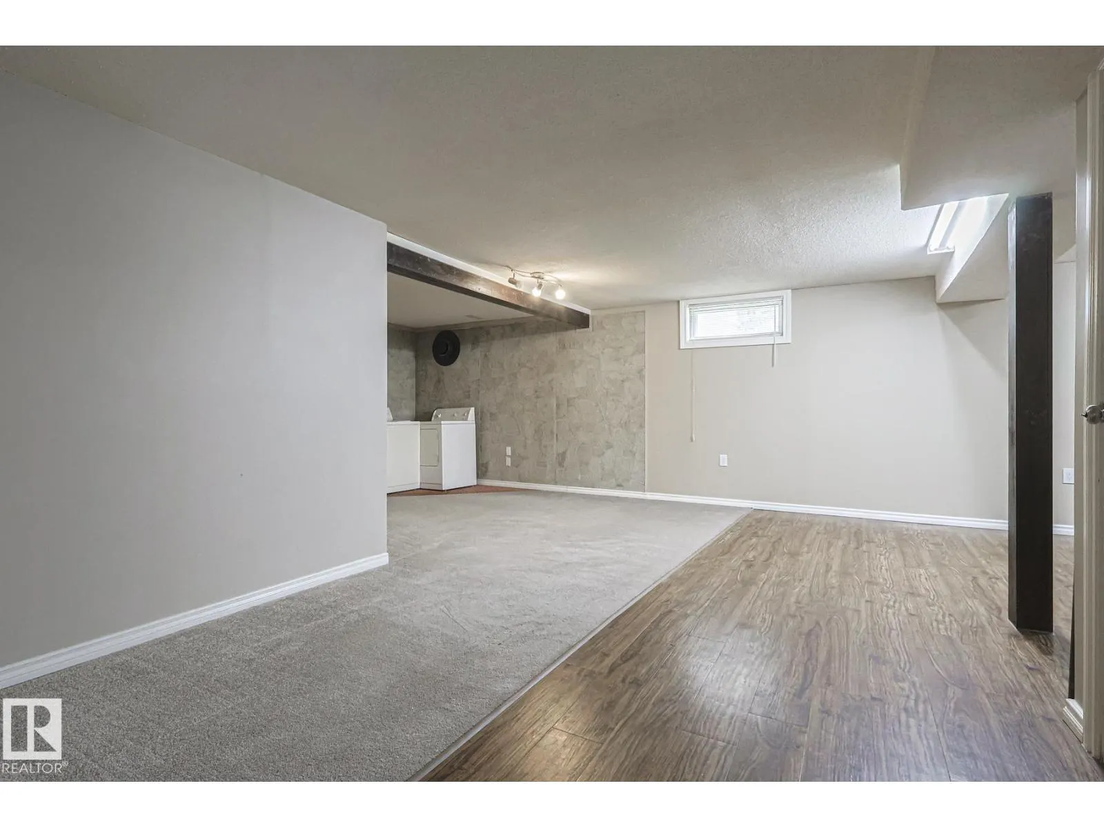 128 CAMELOT AV