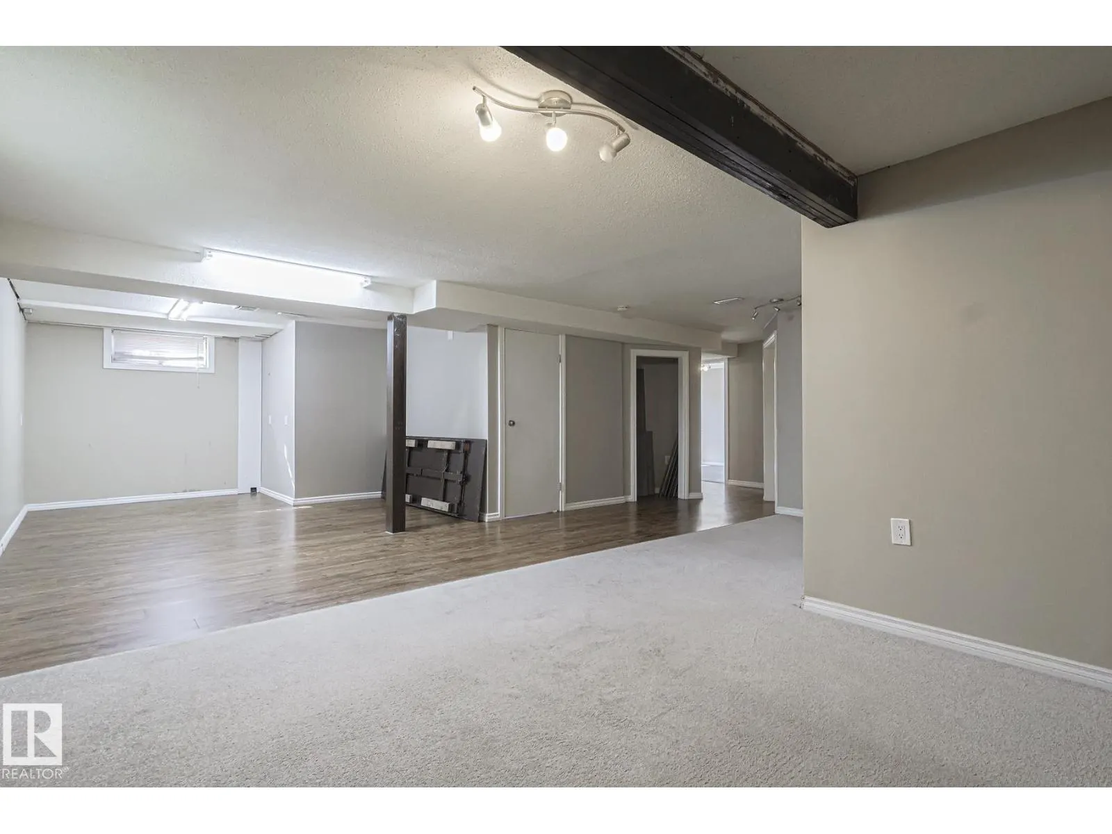 128 CAMELOT AV