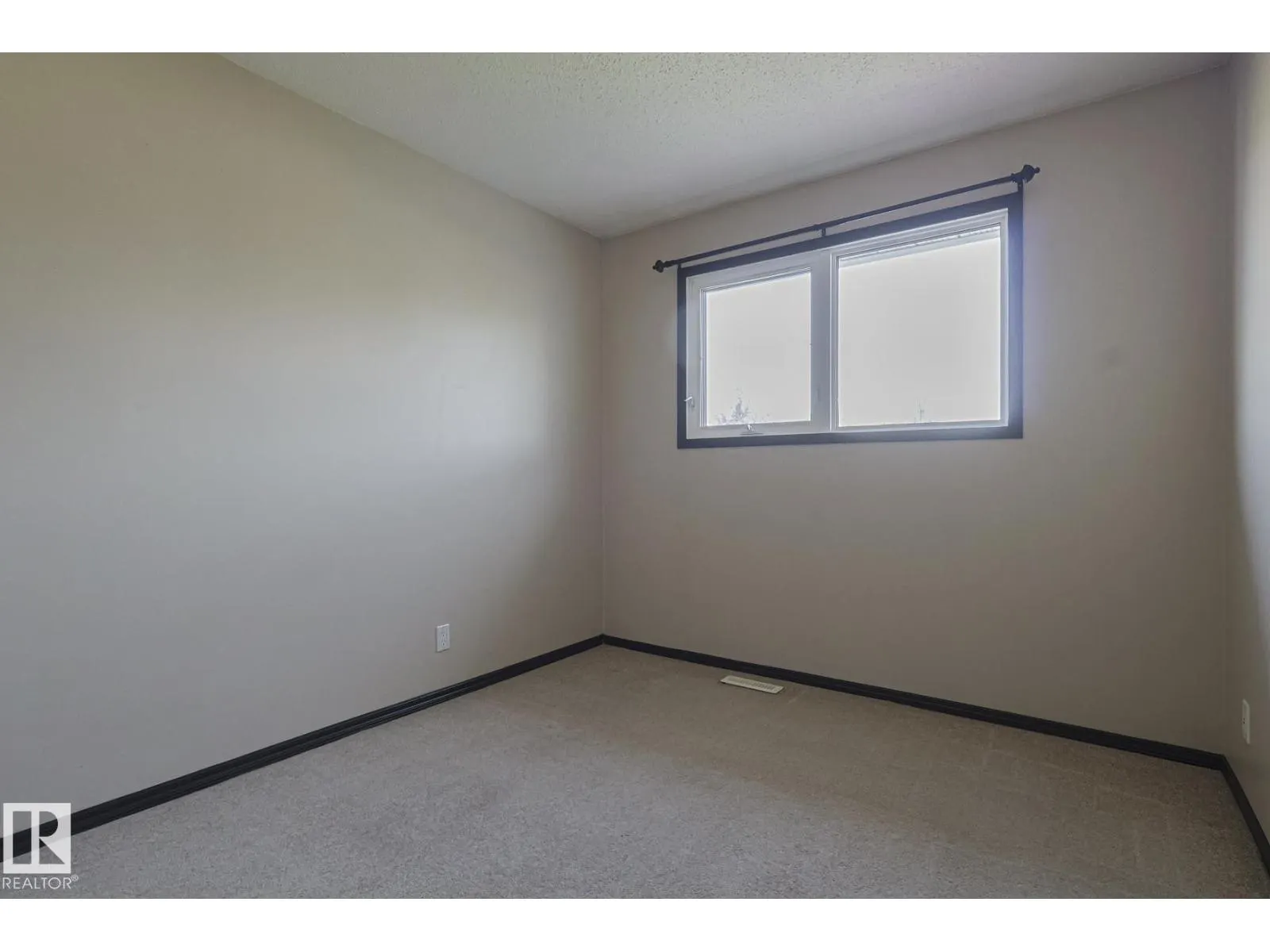 128 CAMELOT AV