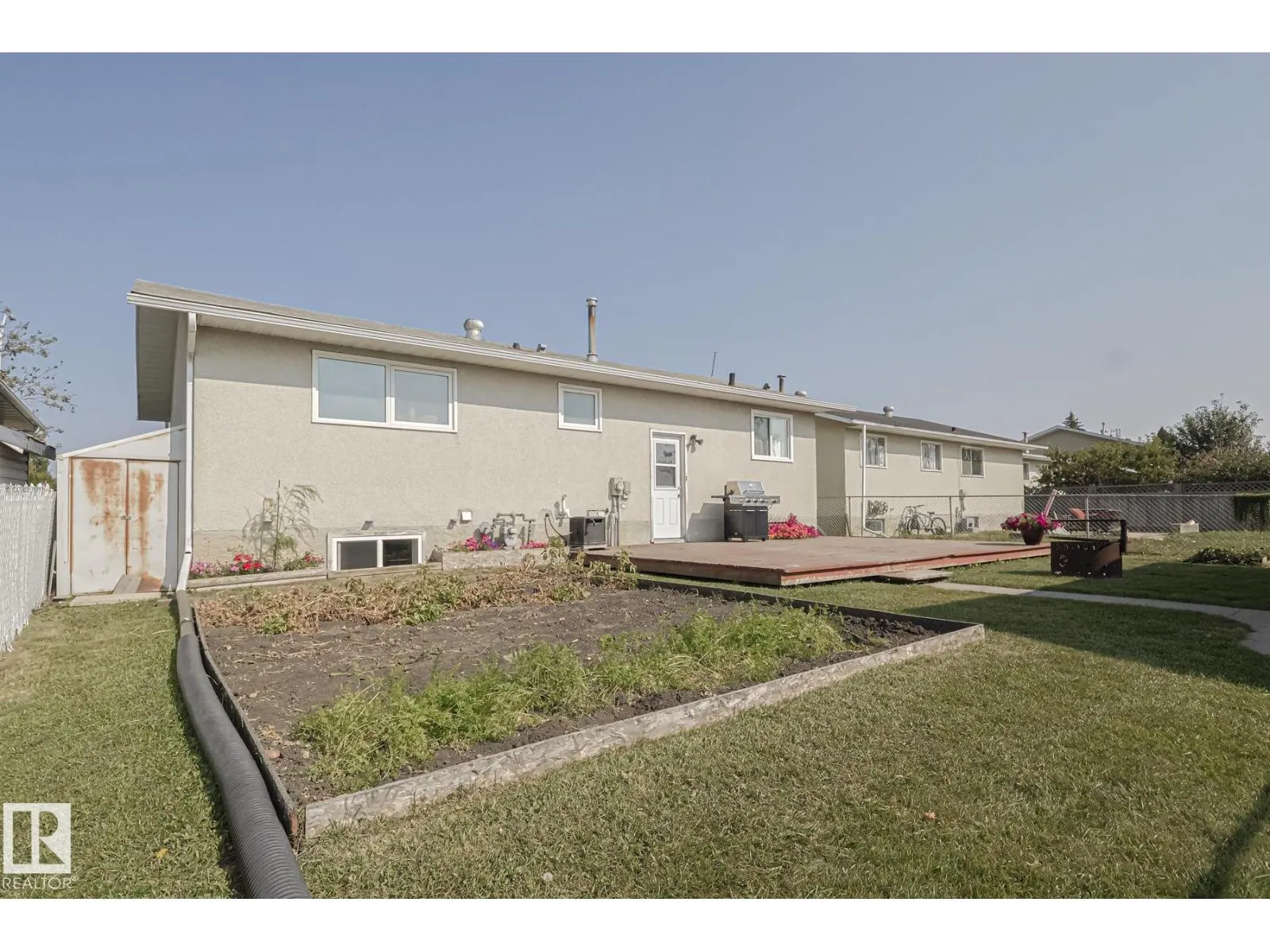 128 CAMELOT AV
