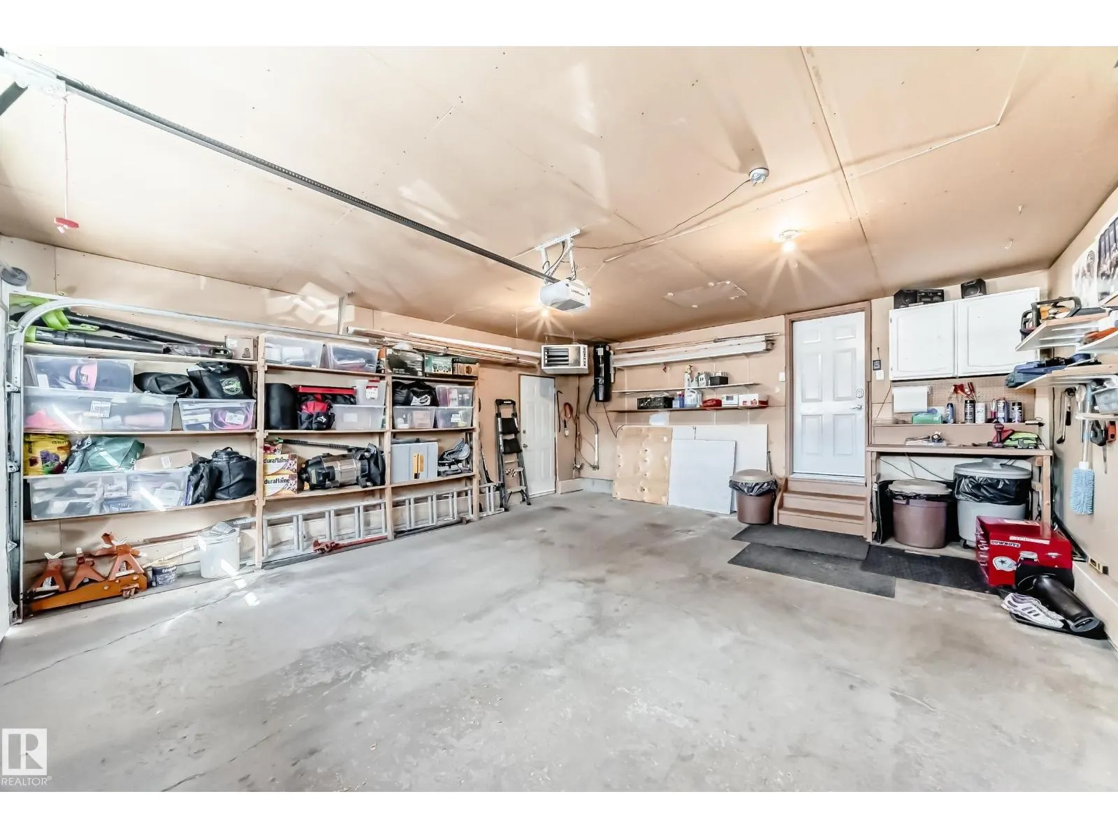 288 ORMSBY RD E NW