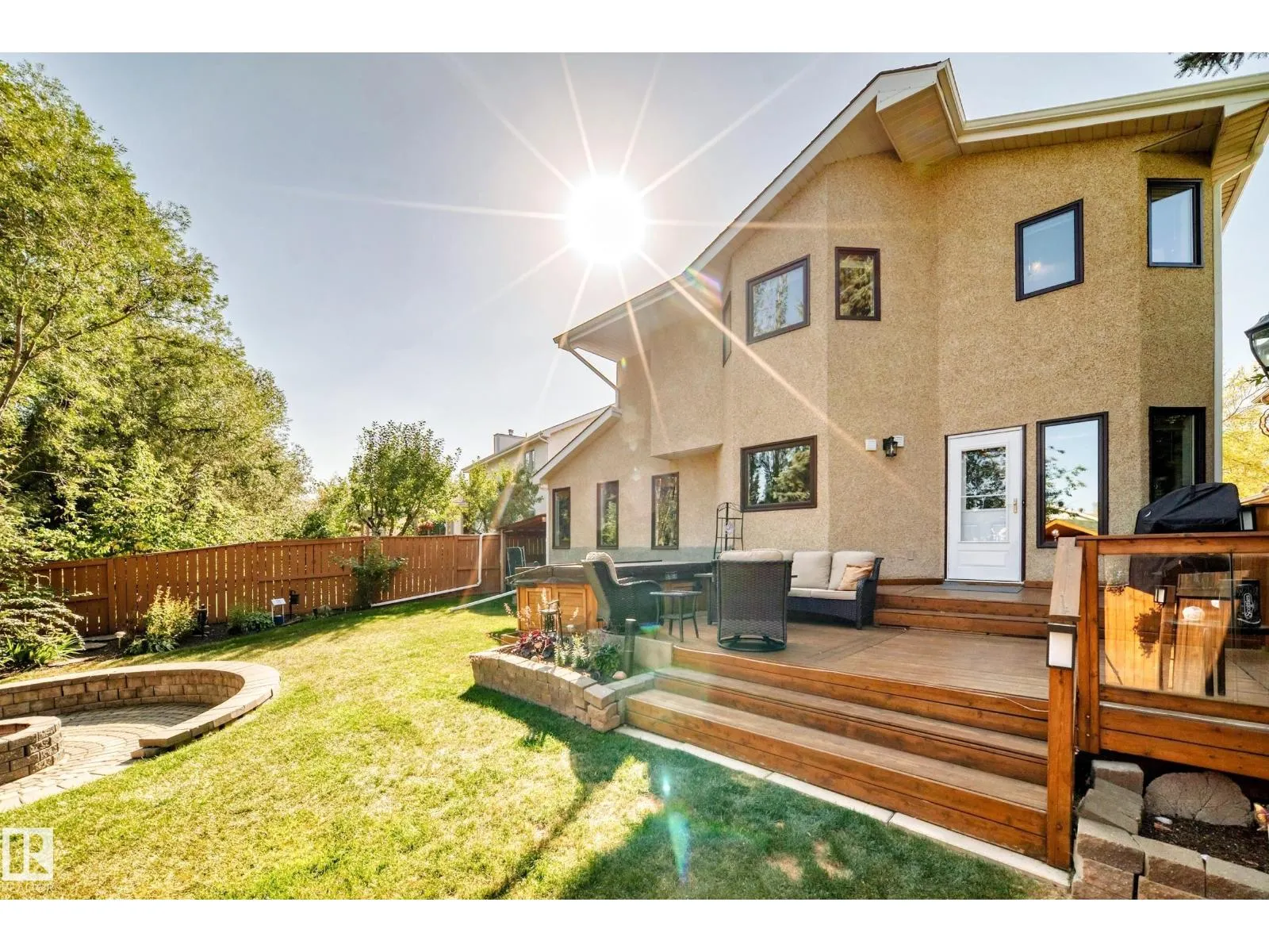 288 ORMSBY RD E NW