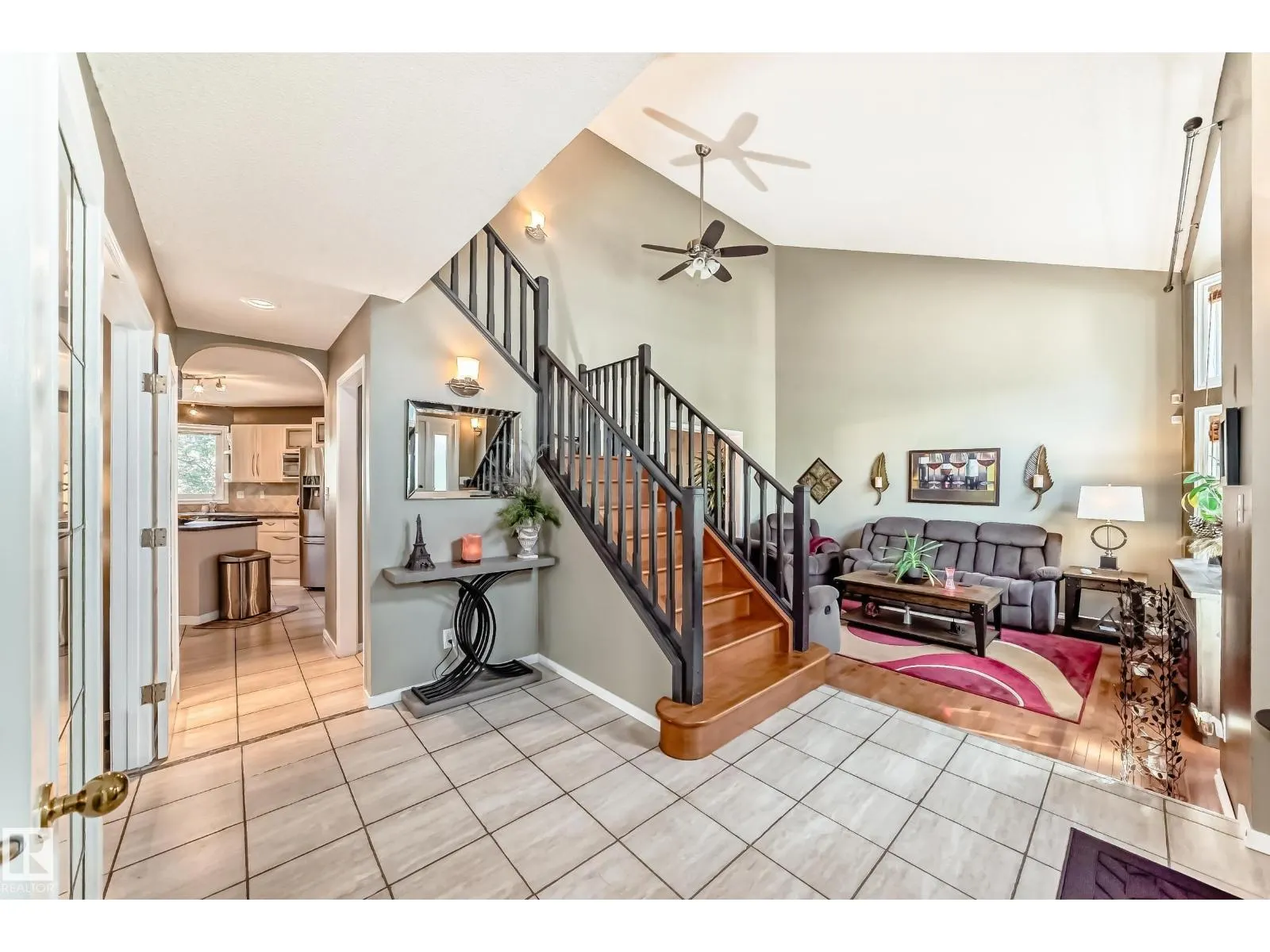 288 ORMSBY RD E NW
